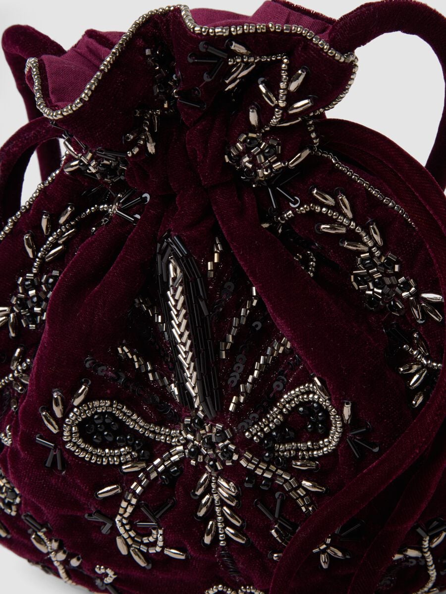 Red bucket bag with beaded embroidery_2