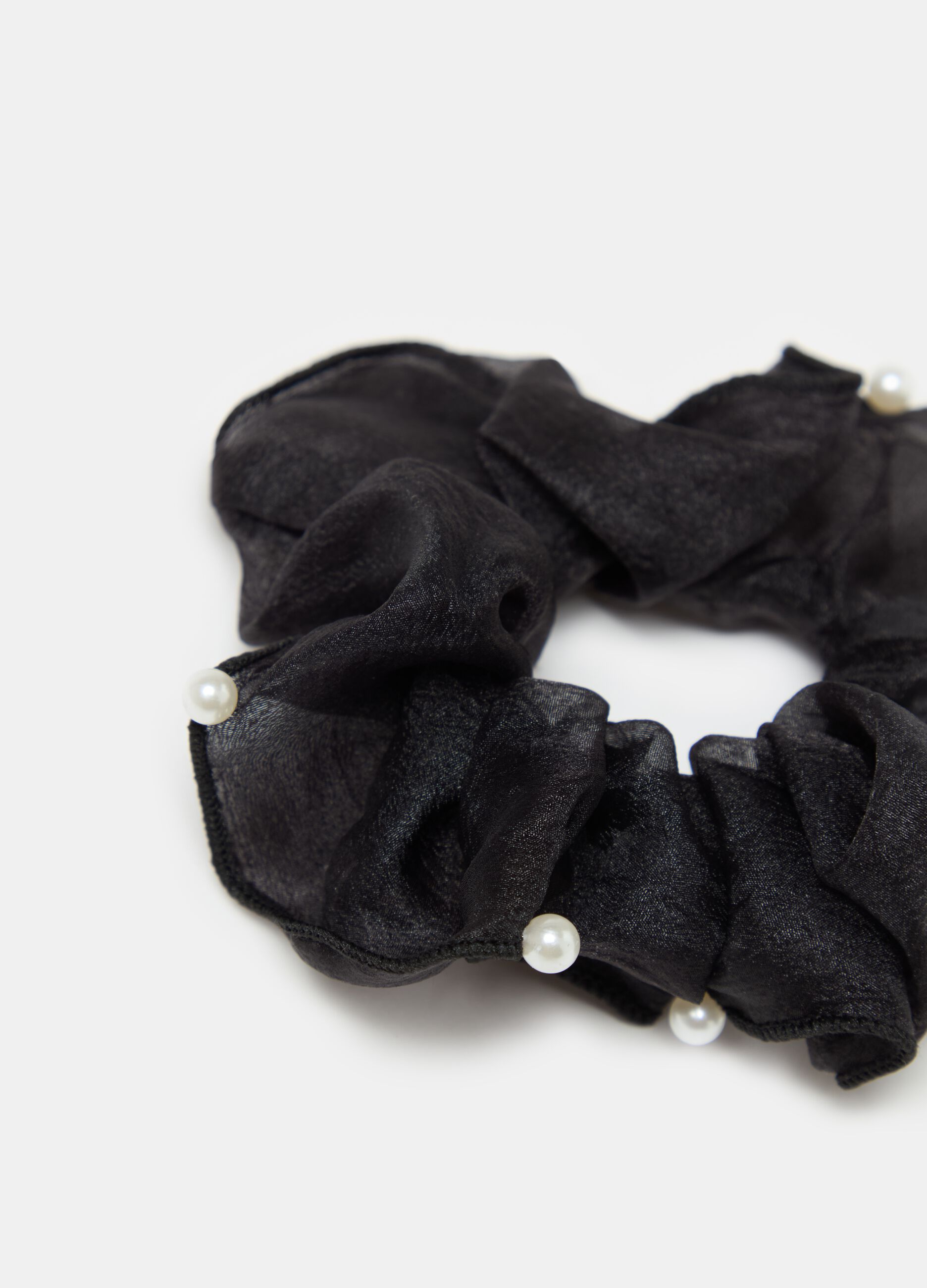 Three-pack hair scrunchies with pearls
