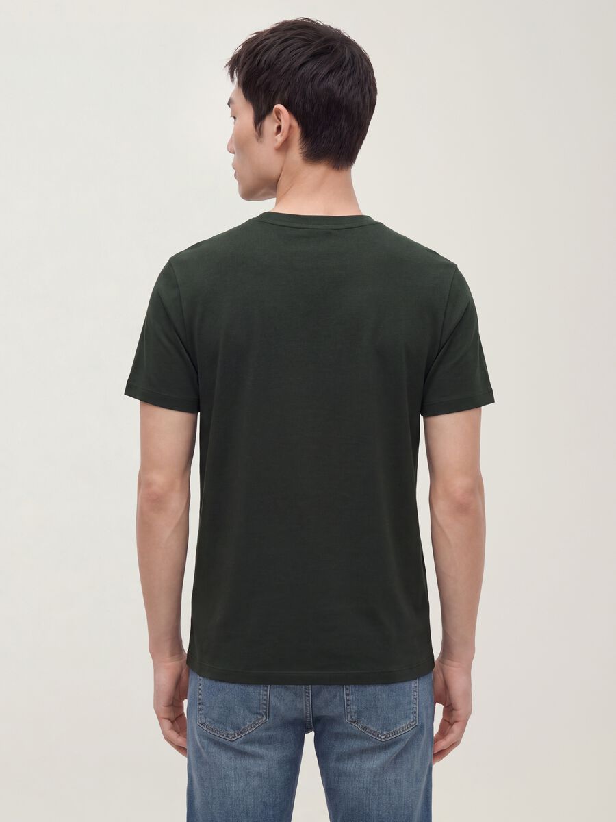 Camiseta gris de algod&oacute;n puro mercerizado, cuello redondo, corte regular_2