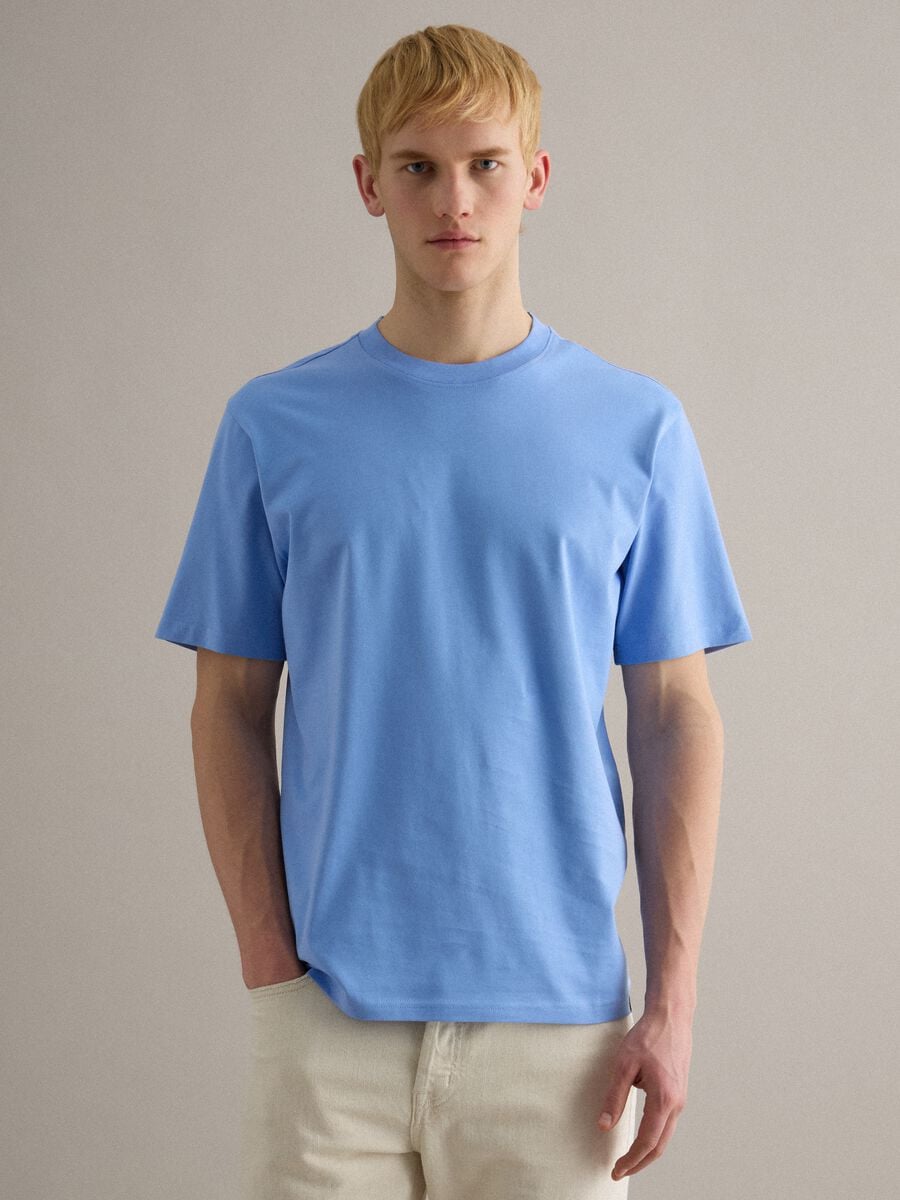 Hellblaues Rundhals-T-Shirt aus reiner Baumwolle mit lockerem Sitz_0
