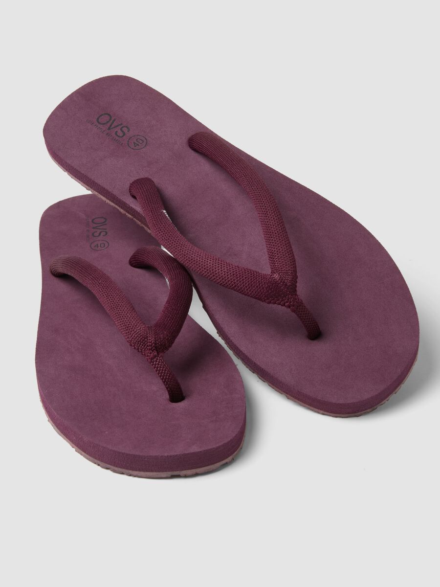 Chanclas moradas con tiras anchas_1
