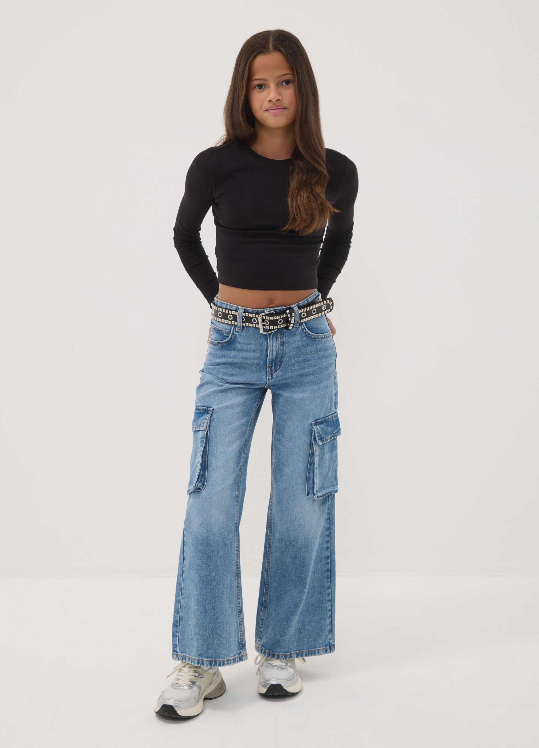 &Gamma;&alpha;&lambda;ά&zeta;&iota;&omicron; cargo &tau;&zeta;&iota;&nu; &alpha;&pi;ό 100% &beta;&alpha;&mu;&beta;&alpha;&kappa;&epsilon;&rho;ό denim, relaxed fit &gamma;&iota;&alpha; &kappa;&omicron;&rho;ί&tau;&sigma;&iota;