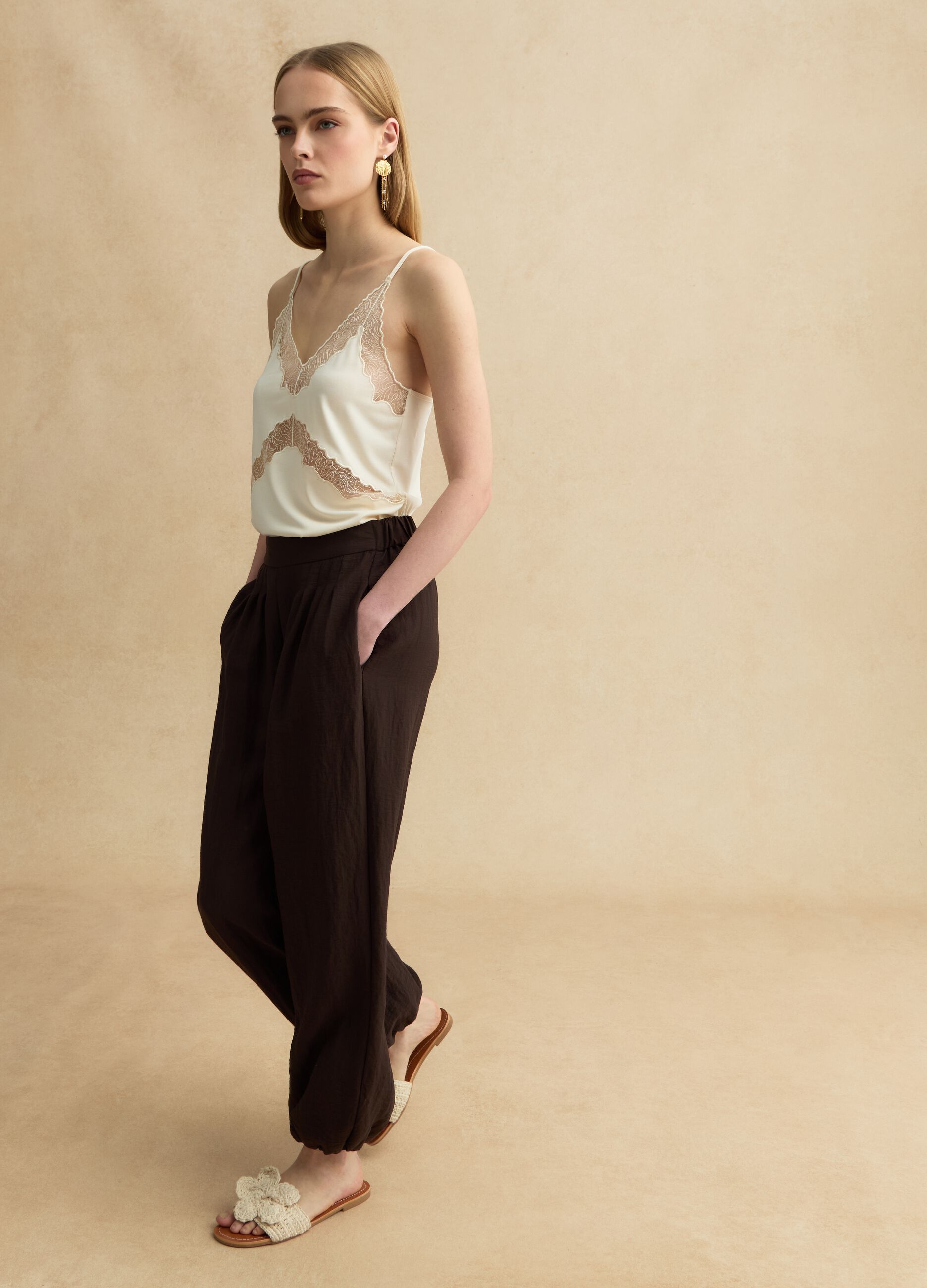 Beiges Tanktop aus Viskose-Mischung, Regular Fit, mit transparenten Details