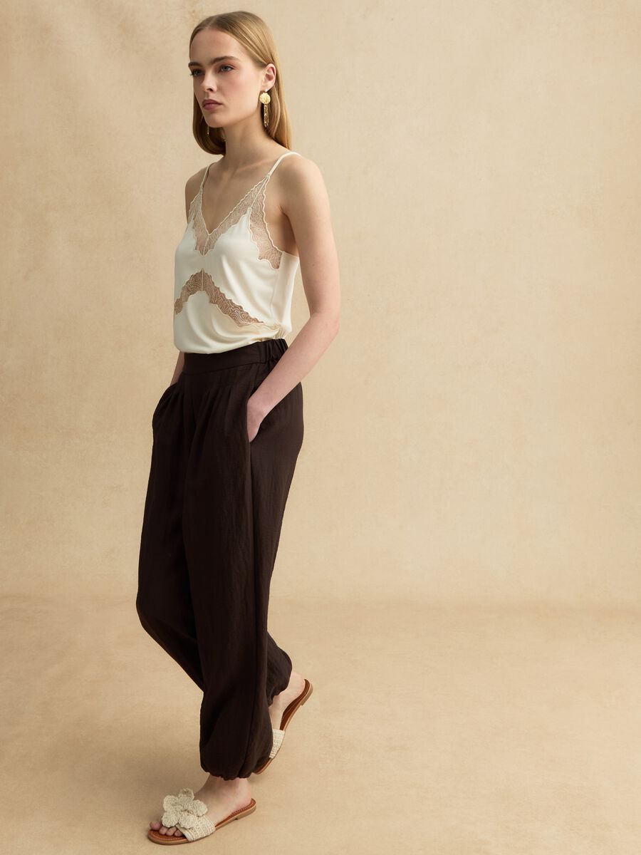 &Mu;&pi;&epsilon;&zeta; &tau;&omicron;&pi; &alpha;&pi;ό &mu;&epsilon;ί&gamma;&mu;&alpha; &beta;&iota;&sigma;&kappa;ό&zeta;&eta;&sigmaf; &kappa;&alpha;&nu;&omicron;&nu;&iota;&kappa;ή&sigmaf; &epsilon;&phi;&alpha;&rho;&mu;&omicron;&gamma;ή&sigmaf; &mu;&epsilon; &delta;&iota;&alpha;&phi;&alpha;&nu;&epsilon;ί&sigmaf; &lambda;&epsilon;&pi;&tau;&omicron;&mu;έ&rho;&epsilon;&iota;&epsilon;&sigmaf;_2