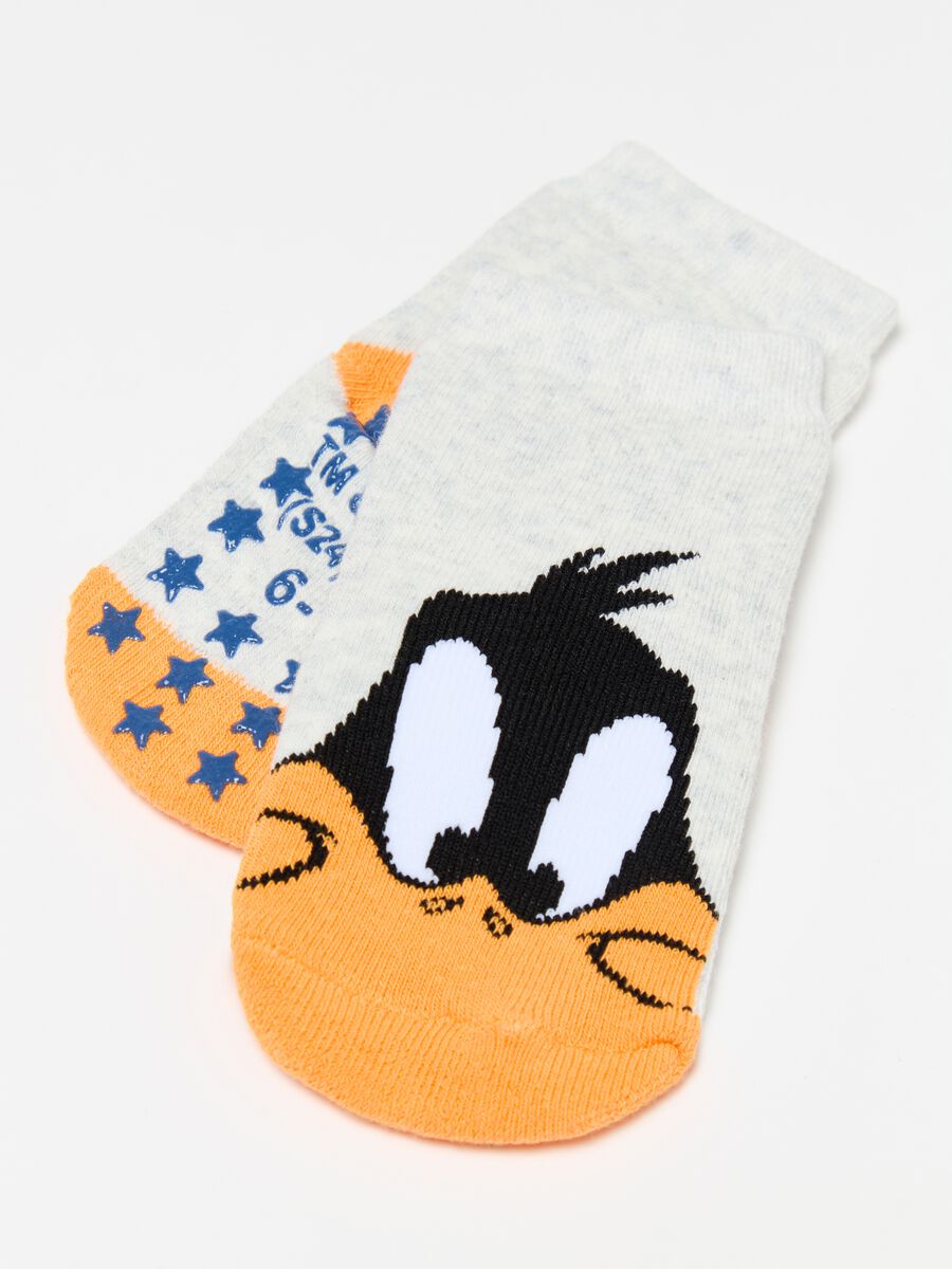Two-pair pack Bugs Bunny and Daffy Duck slipper socks_2