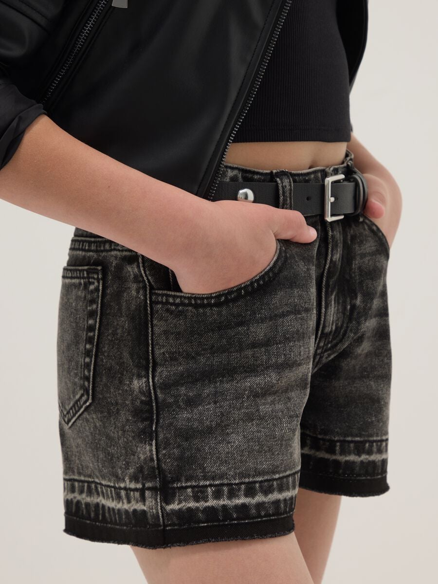 Girls&rsquo; grey pure cotton denim shorts, straight fit_2