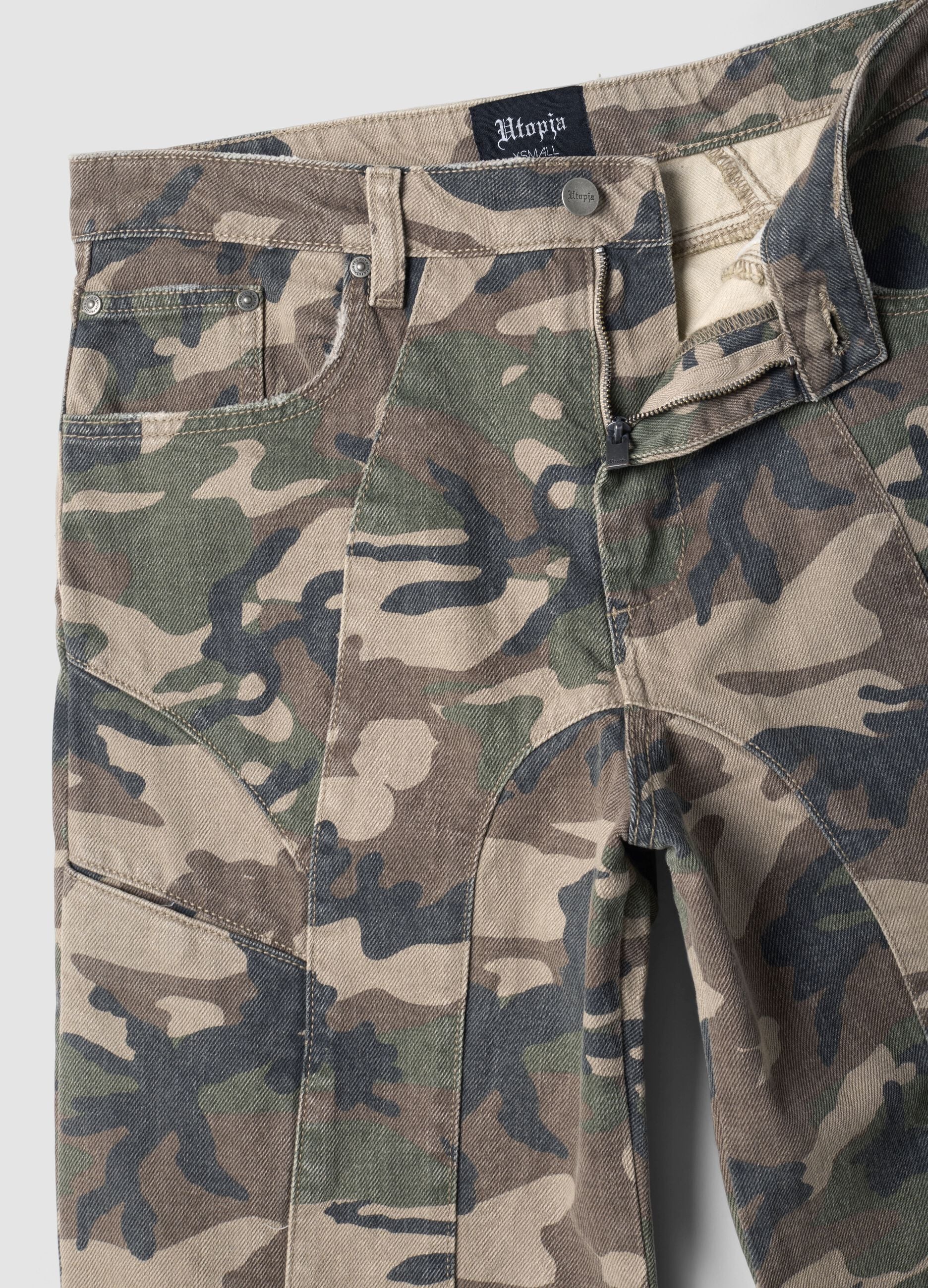 Baggy washed camo denim