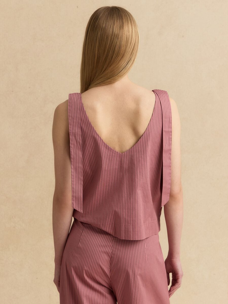 Rosa Bluse aus Stretch-Baumwolle mit gebundenen Tr&auml;gern_3