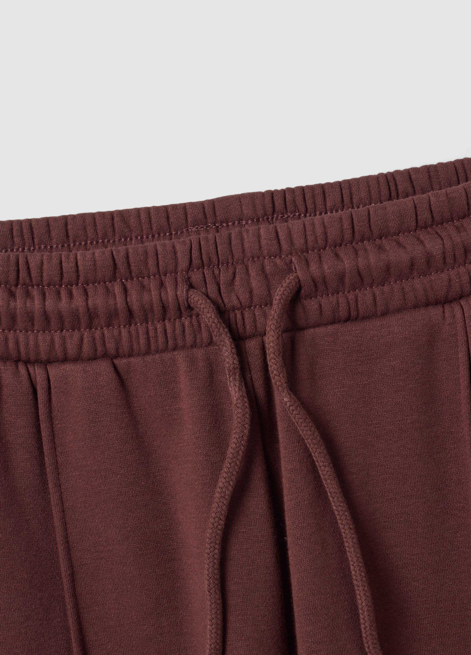 &Kappa;&alpha;&phi;έ jogger &pi;&alpha;&nu;&tau;&epsilon;&lambda;ό&nu;&iota; &alpha;&pi;ό &mu;&epsilon;ί&gamma;&mu;&alpha; &beta;&alpha;&mu;&beta;&alpha;&kappa;&iota;&omicron;ύ, ί&sigma;&iota;&alpha; &gamma;&rho;&alpha;&mu;&mu;ή