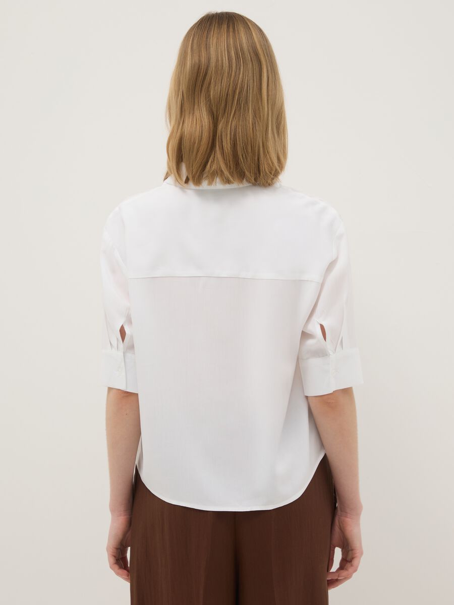 Wei&szlig;e Bluse aus reiner Viskose, Regular Fit_2