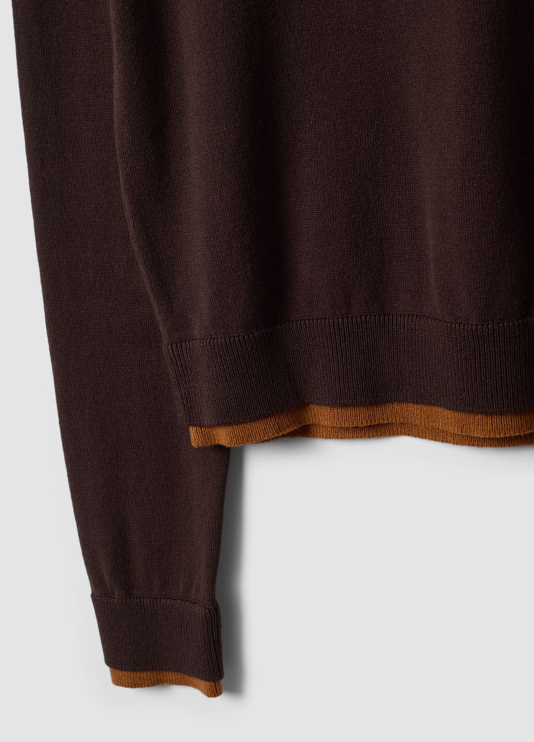 Brauner Pullover aus Viskosemix mit langen &Auml;rmeln