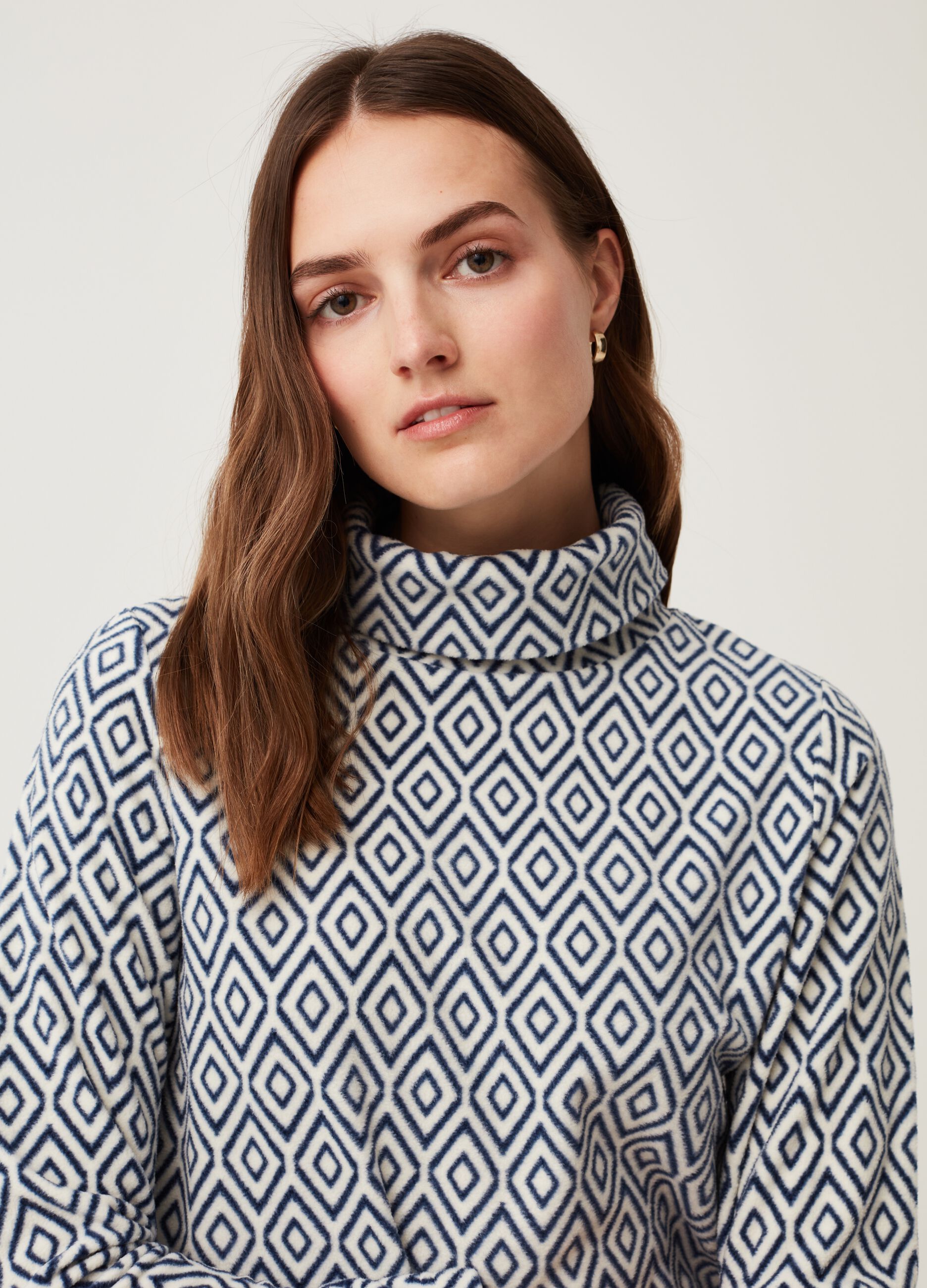 Fleece sweatshirt with mock neck and all-over print