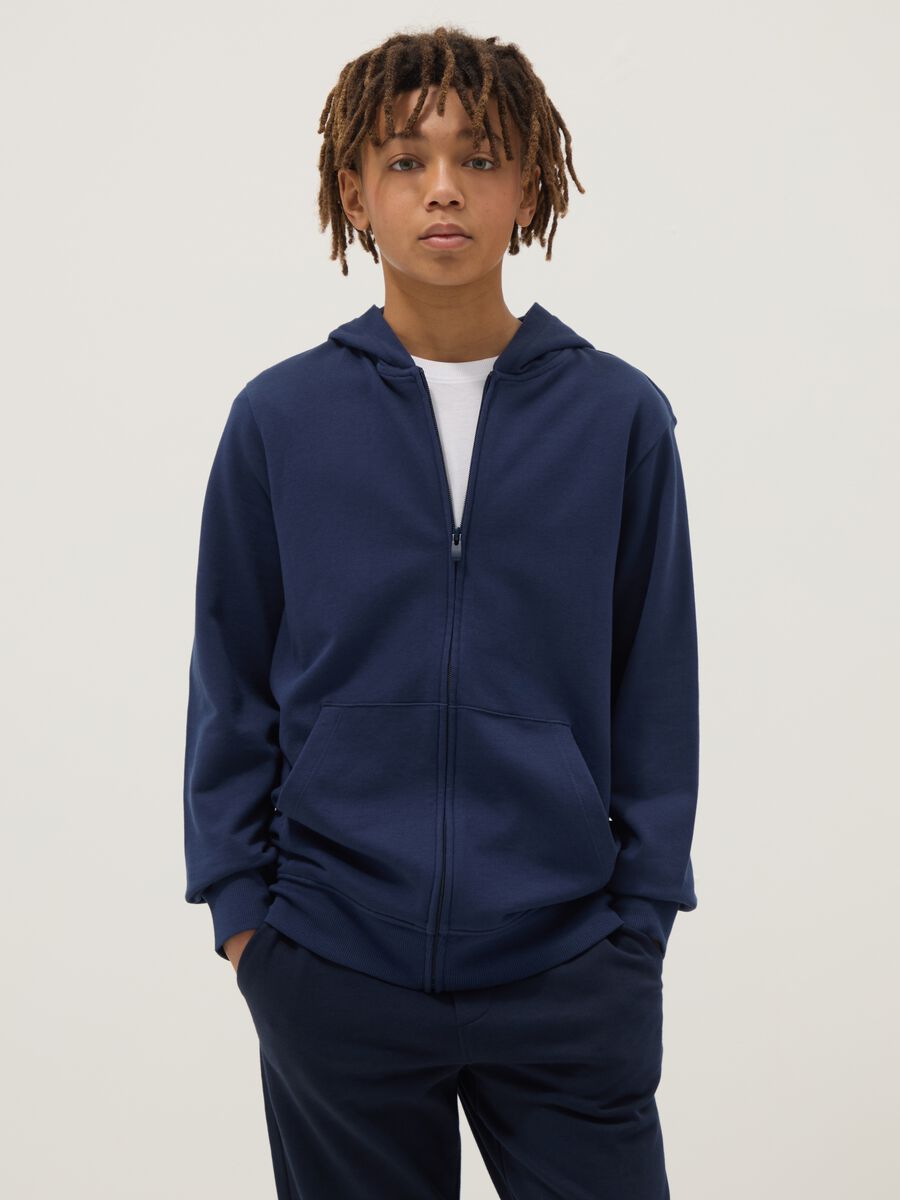 Blue regular fit cotton hoodie for boys_0