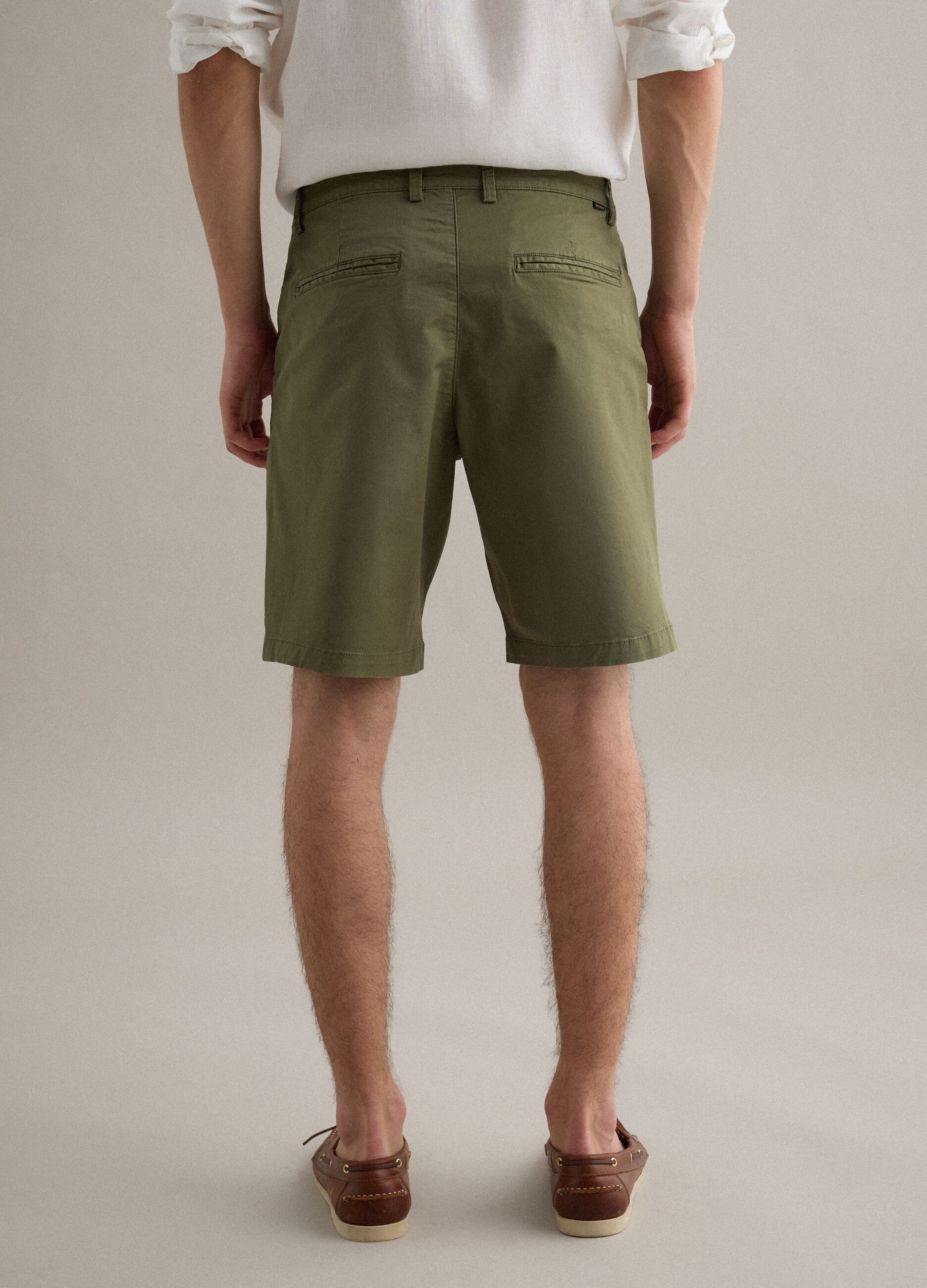 Gr&uuml;ne Chino-Shorts aus Stretch-Baumwolle, Regular Fit