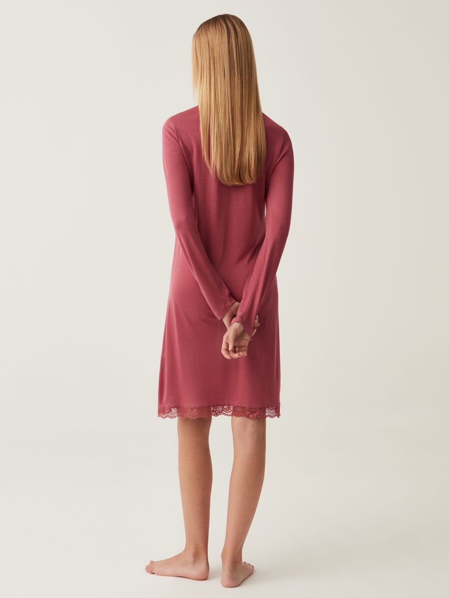 Long-sleeved nightdress with lace_2