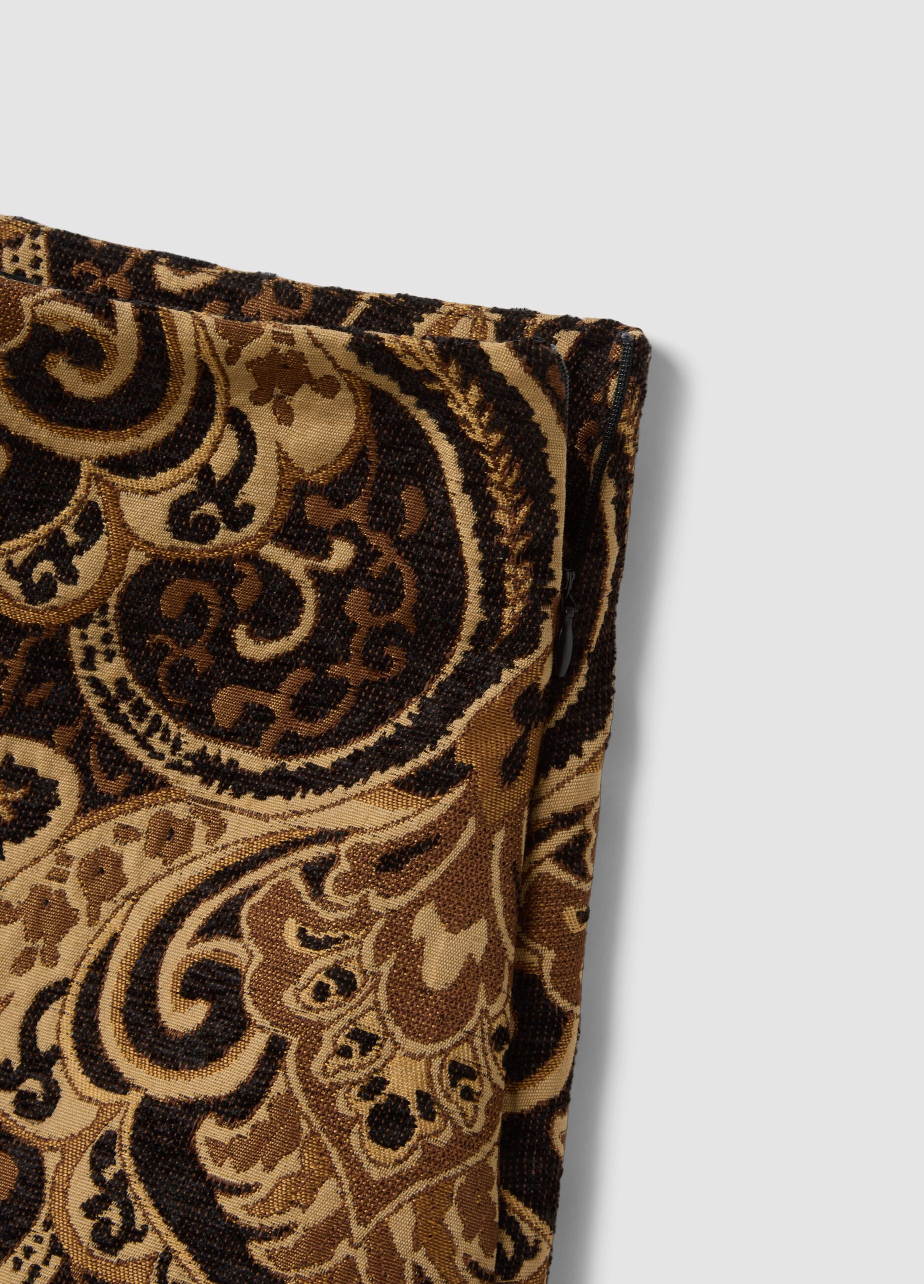 Kurzer brauner Rock mit Paisley-Muster