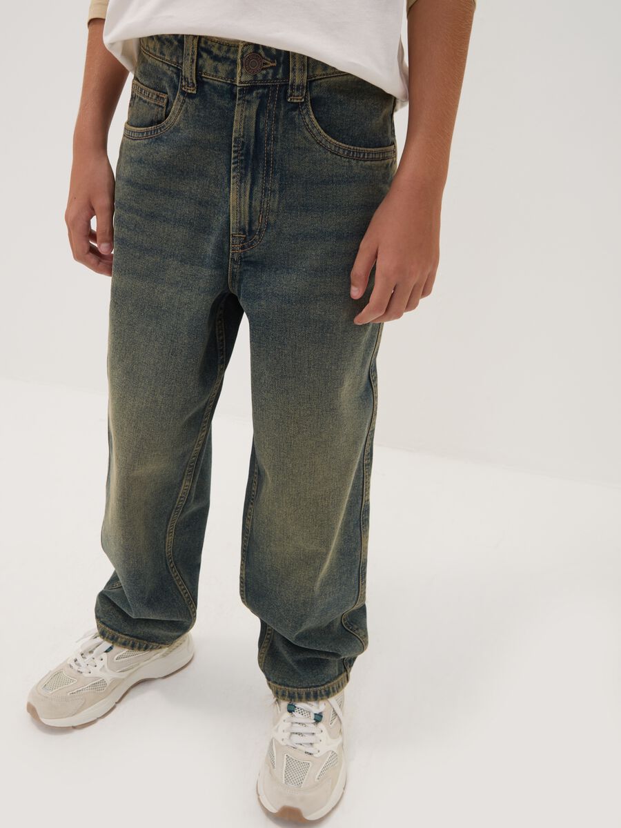 Blaue Skater-Fit-Jeans aus reiner Baumwolle_1