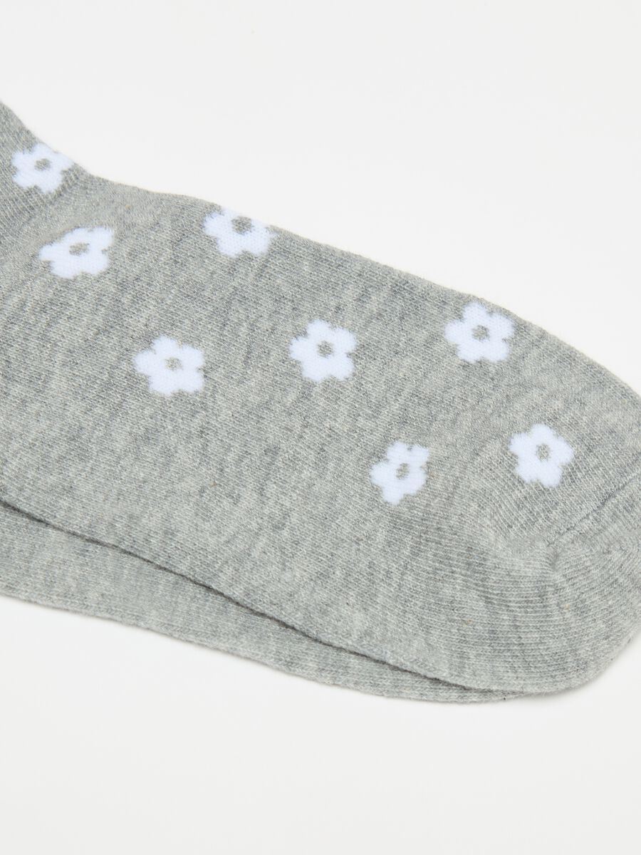 Multipack siete calcetines invisibles con florecitas_2