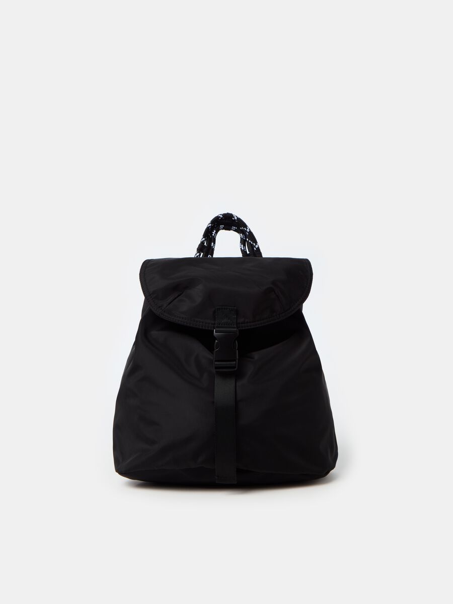 Essential backpack with flap_0