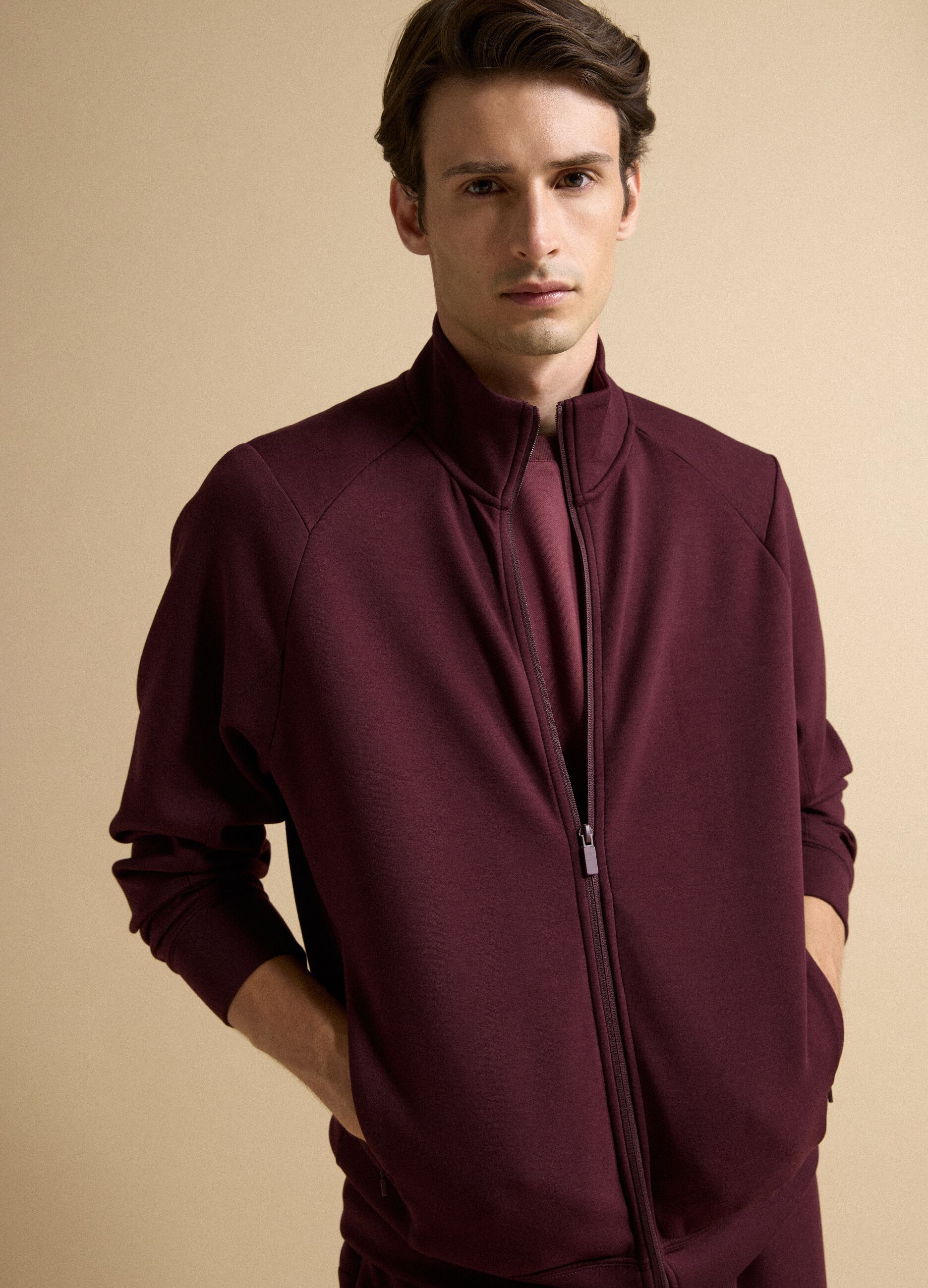 Full-zip rossa con colletto in tessuto elasticizzato Easy Dry regular fit