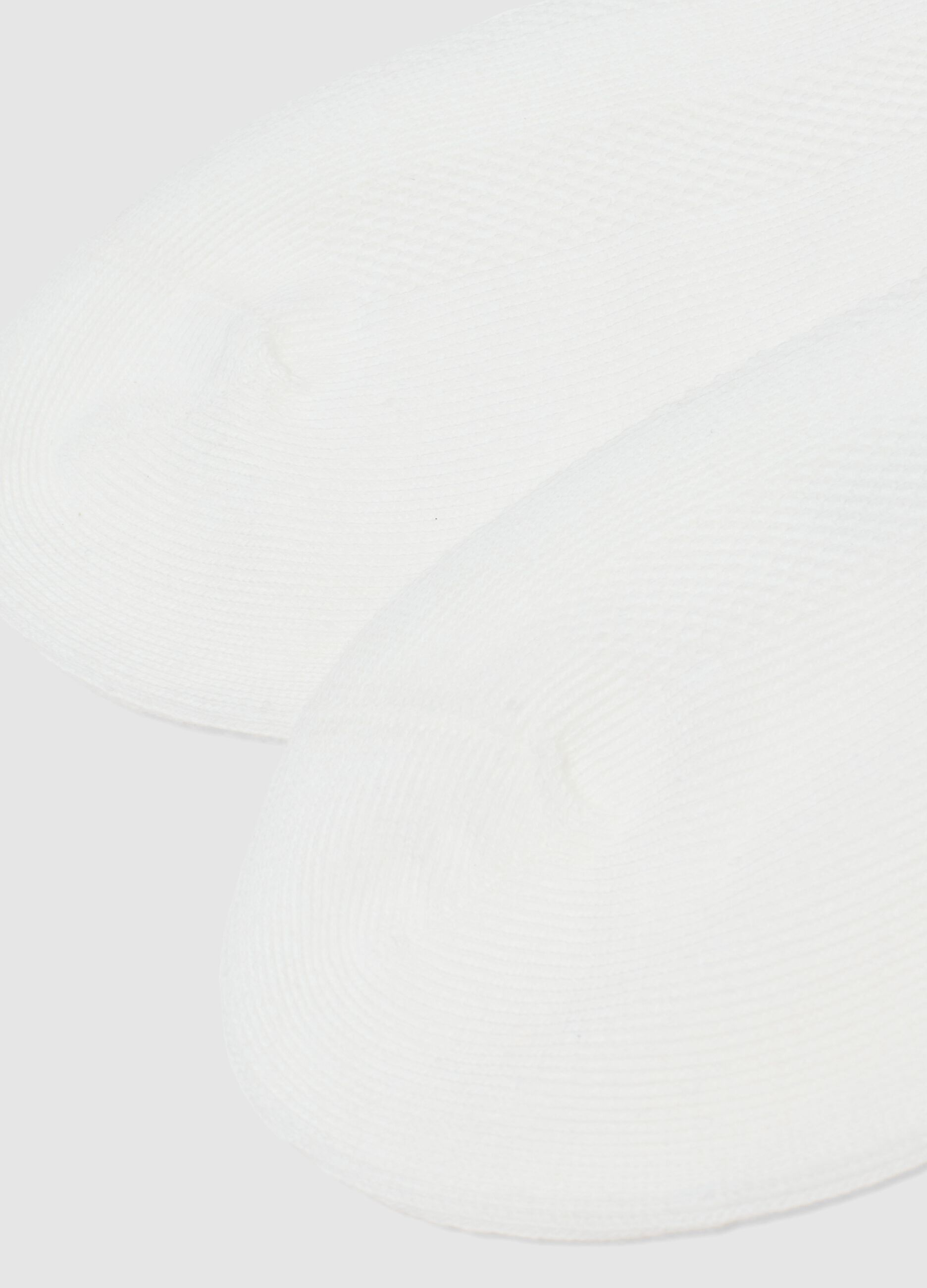 Wei&szlig;e M&auml;dchen-Socken aus elastischem Baumwollmix mit Volant