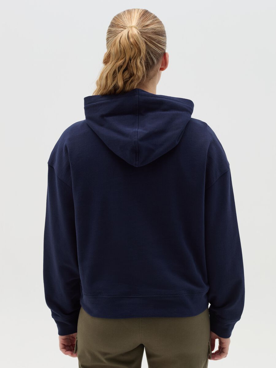 Hoodie with printed lettering_1