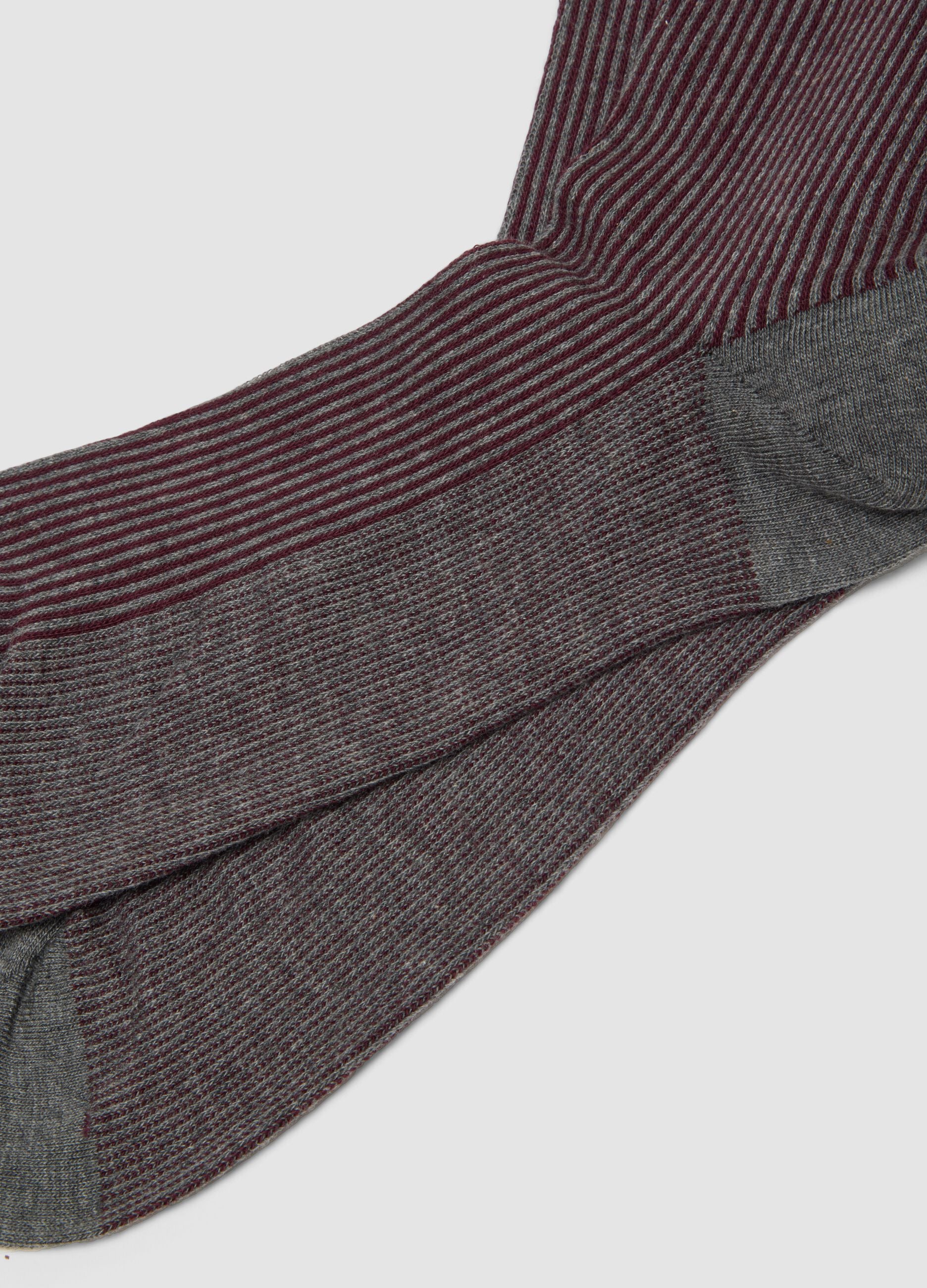 Men&rsquo;s grey marl long socks in stretch cotton