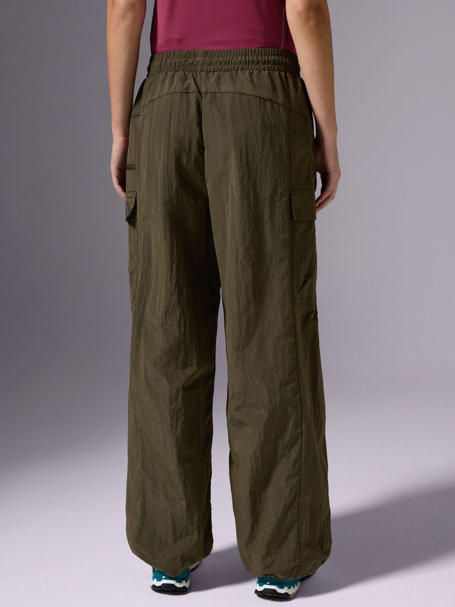 &Epsilon;&lambda;&alpha;&iota;ό&lambda;&alpha;&delta;&omicron; &pi;&rho;ά&sigma;&iota;&nu;&omicron; &alpha;&theta;&lambda;&eta;&tau;&iota;&kappa;ό &pi;&alpha;&nu;&tau;&epsilon;&lambda;ό&nu;&iota; cargo_3