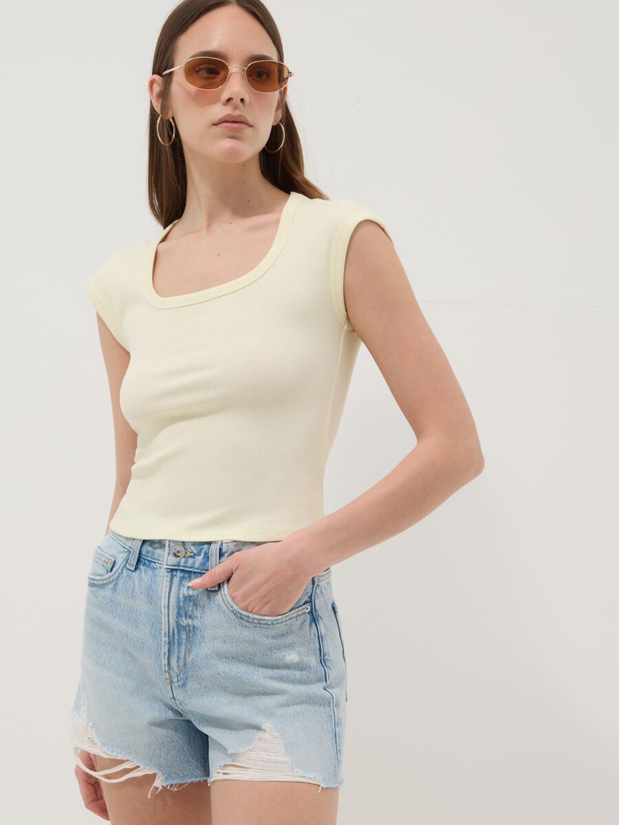 Camiseta amarilla de algod&oacute;n el&aacute;stico de manga corta_2