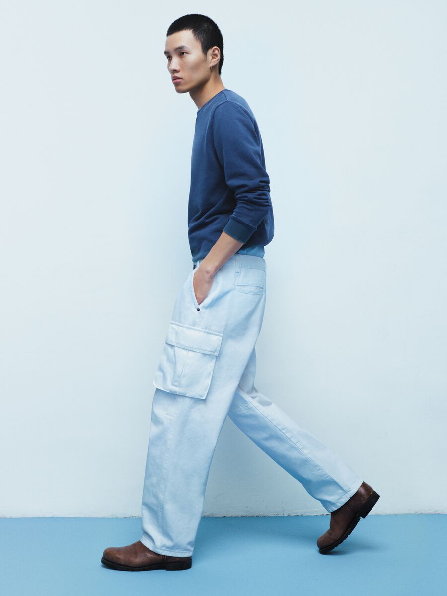 Solid colour wide-leg cargo jeans_1