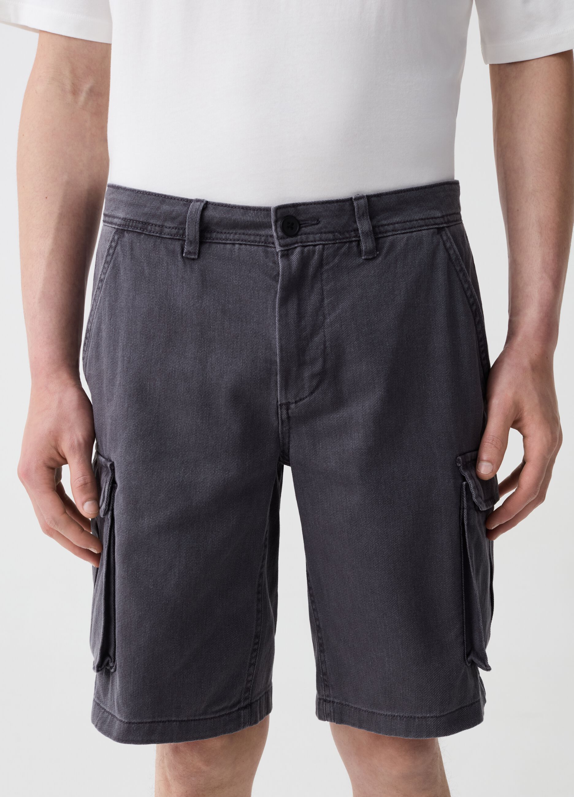 Cargo Bermuda shorts in cotton twill