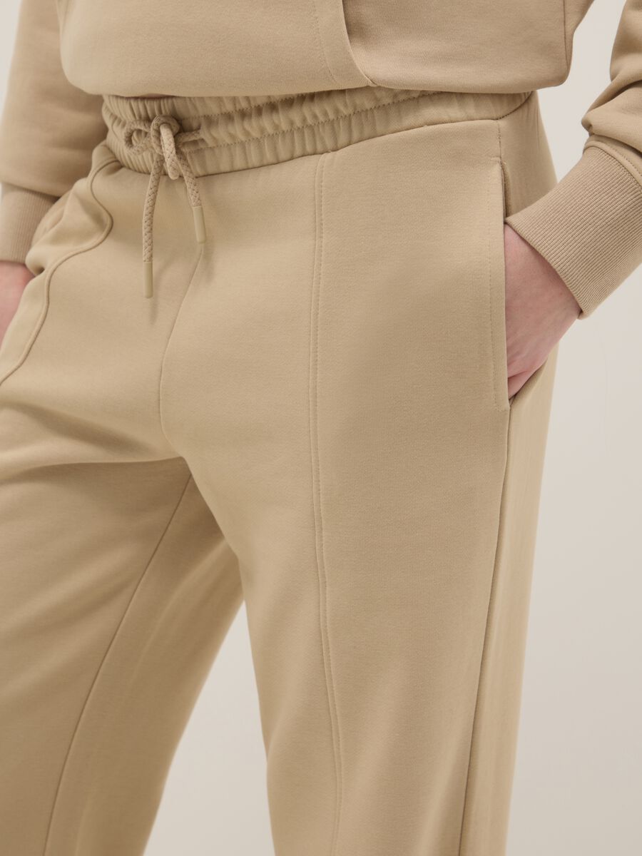 &Mu;&pi;&epsilon;&zeta; &pi;&alpha;&nu;&tau;&epsilon;&lambda;ό&nu;&iota; jogger &alpha;&pi;ό &mu;&epsilon;ί&gamma;&mu;&alpha; &beta;&alpha;&mu;&beta;&alpha;&kappa;&iota;&omicron;ύ, &kappa;&alpha;&nu;&omicron;&nu;&iota;&kappa;ή &gamma;&rho;&alpha;&mu;&mu;ή_3