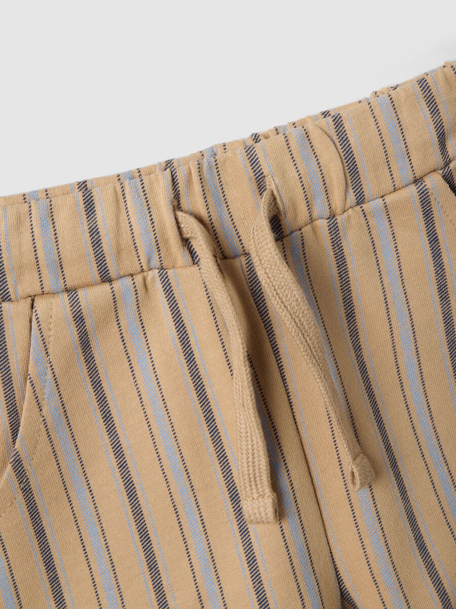 &Sigma;&epsilon;&tau; &mu;&pi;&lambda;&omicron;ύ&zeta;&alpha;&sigmaf; &kappa;&alpha;&iota; &sigma;&omicron;&rho;&tau;&sigmaf; &alpha;&pi;ό &kappa;&alpha;&theta;&alpha;&rho;ό &beta;&alpha;&mu;&beta;ά&kappa;&iota; &pi;&omicron;&lambda;ύ&chi;&rho;&omega;&mu;&omicron; &mu;&epsilon; &tau;&omicron;&nu; &Mu;ί&kappa;&upsilon; &Mu;ά&omicron;&upsilon;&sigmaf; &gamma;&iota;&alpha; &alpha;&gamma;ό&rho;&iota;&alpha;_2