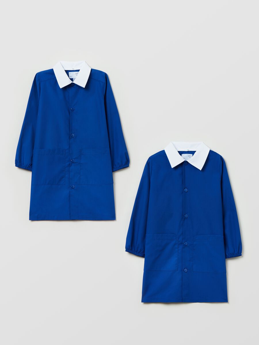 Two-pack solid colour school smocks with buttons_0
