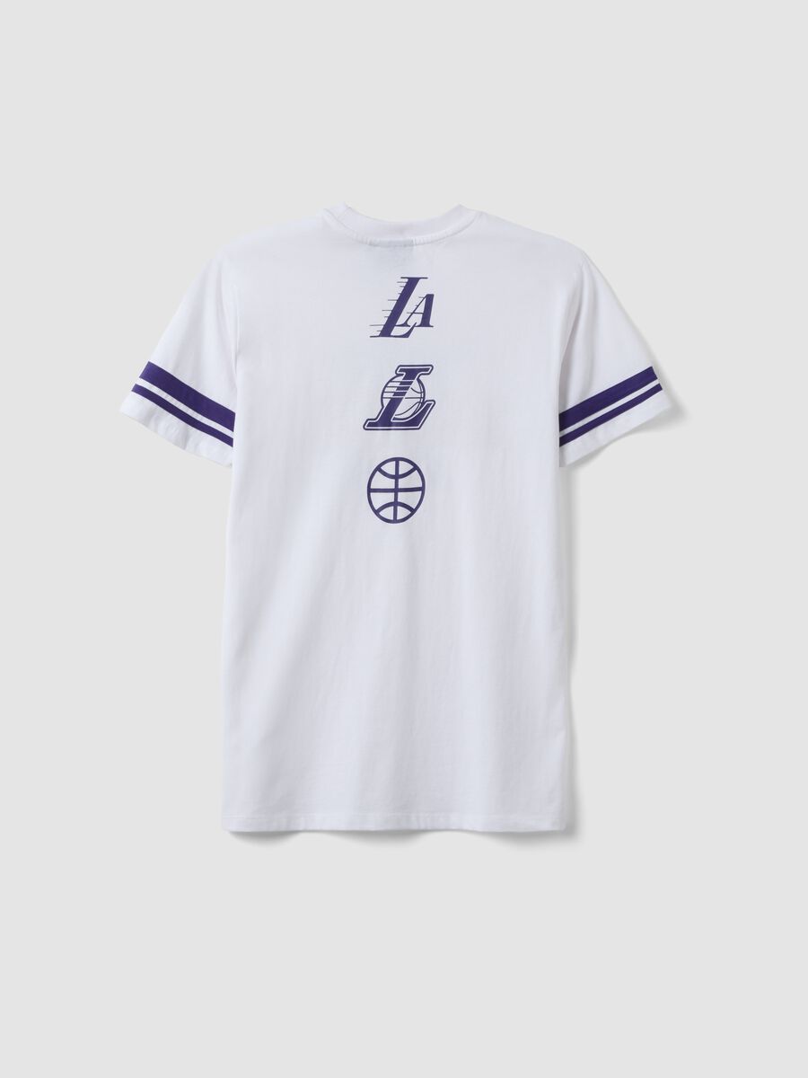 T-shirt branco de rapaz em puro algod&atilde;o com ajuste confort&aacute;vel e estampas Lakers_1