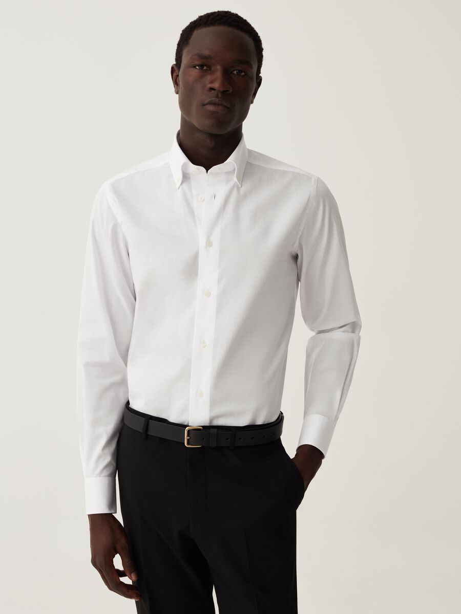 Slim-fit shirt with in cotton with button-down collar_1