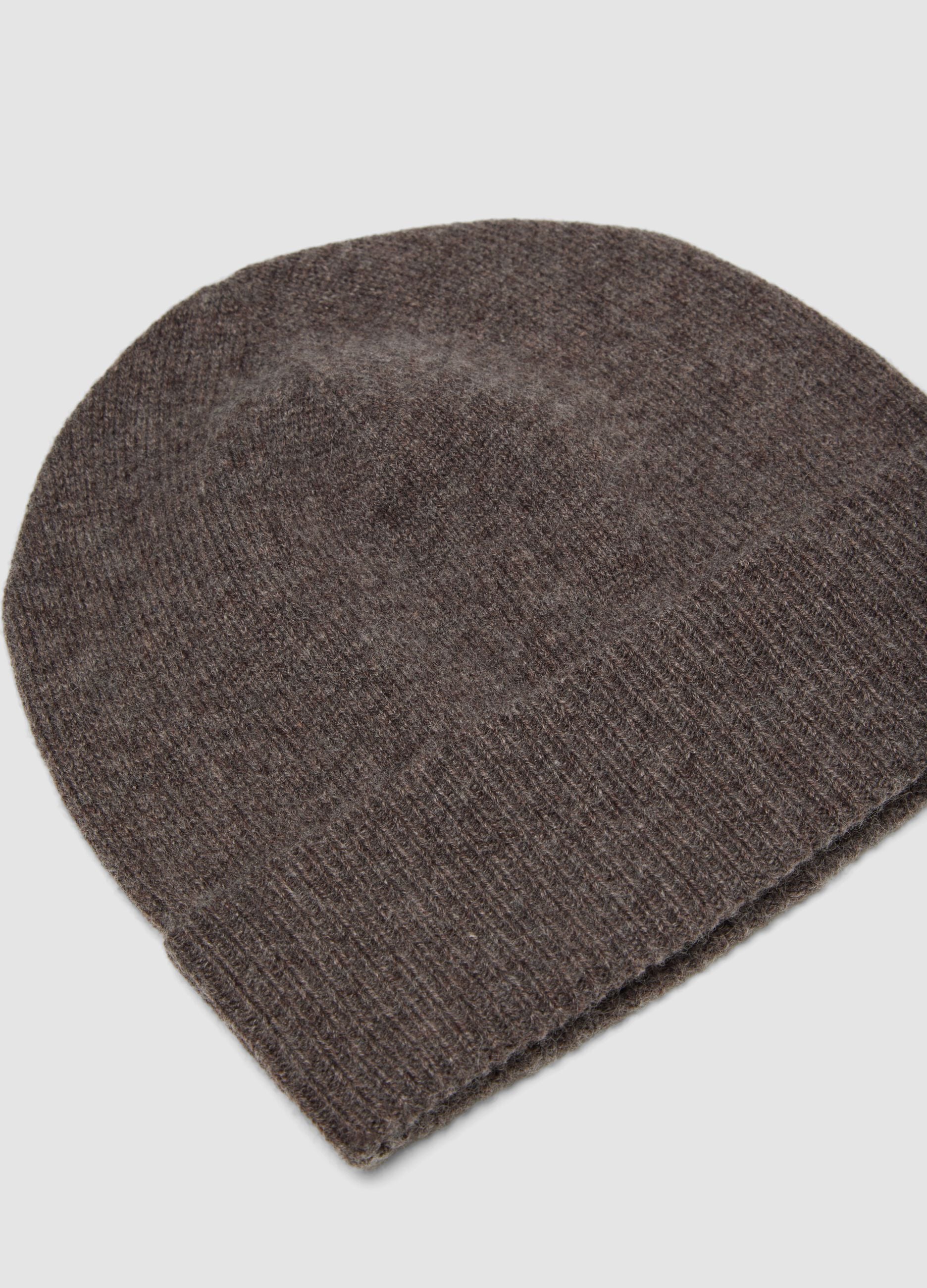 Berretto marrone in misto lana, cashmere e viscosa