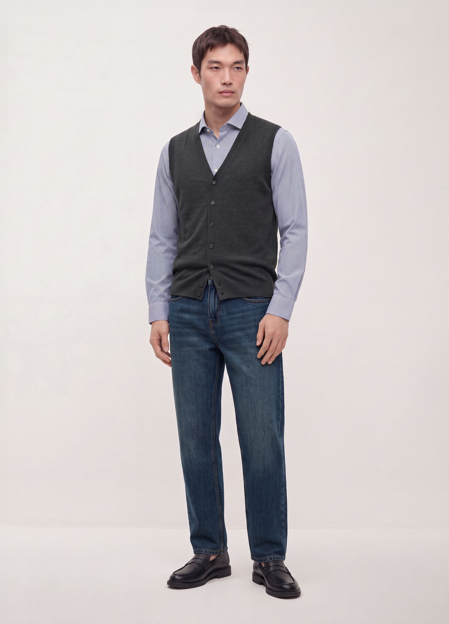 Grey viscose-blend waistcoat with deep V-neck, regular fit