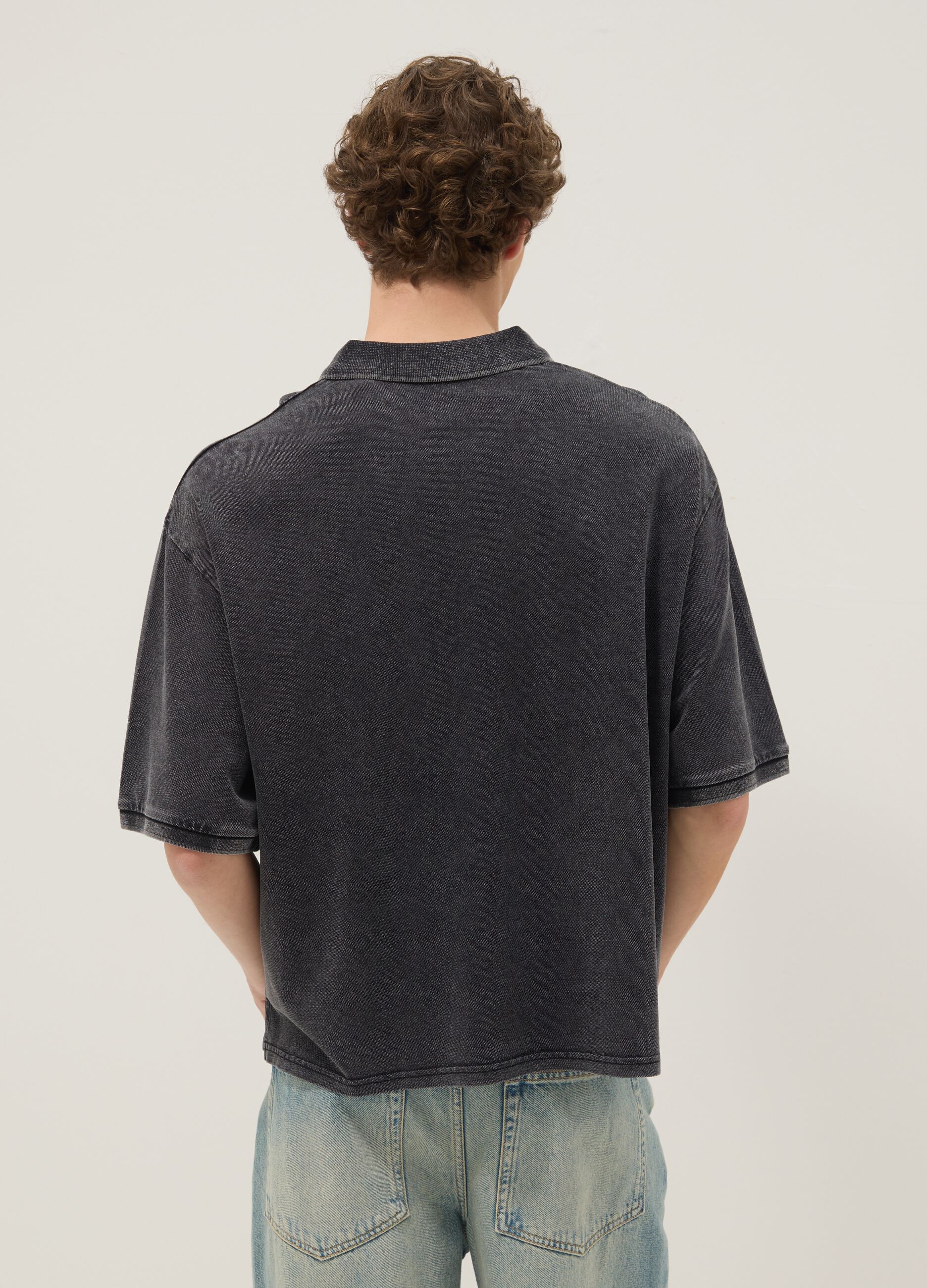 &Mu;&alpha;ύ&rho;&omicron; &kappa;&omicron;&nu;&tau;&omicron;&mu;ά&nu;&iota;&kappa;&omicron; &pi;ό&lambda;&omicron; &alpha;&pi;ό &kappa;&alpha;&theta;&alpha;&rho;ό &beta;&alpha;&mu;&beta;ά&kappa;&iota;, &kappa;&alpha;&nu;&omicron;&nu;&iota;&kappa;ή &epsilon;&phi;&alpha;&rho;&mu;&omicron;&gamma;ή