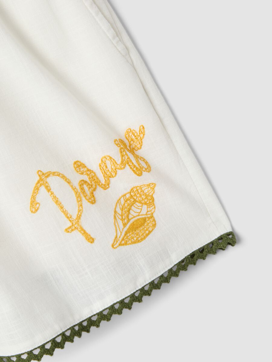 White pure cotton beach shorts with embroidery_5
