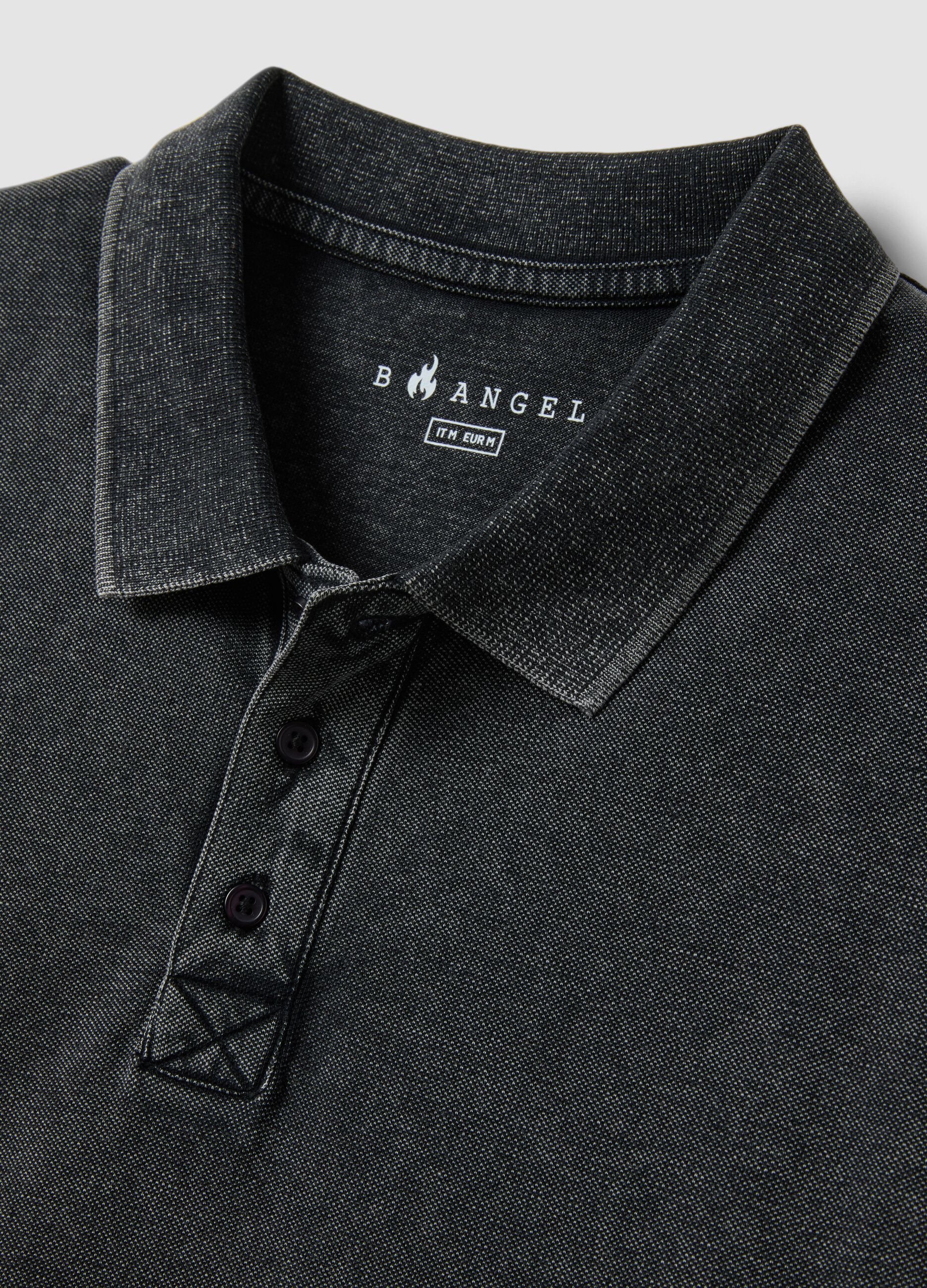 &Mu;&alpha;ύ&rho;&omicron; &kappa;&omicron;&nu;&tau;&omicron;&mu;ά&nu;&iota;&kappa;&omicron; &pi;ό&lambda;&omicron; &alpha;&pi;ό &kappa;&alpha;&theta;&alpha;&rho;ό &beta;&alpha;&mu;&beta;ά&kappa;&iota;, &kappa;&alpha;&nu;&omicron;&nu;&iota;&kappa;ή &epsilon;&phi;&alpha;&rho;&mu;&omicron;&gamma;ή