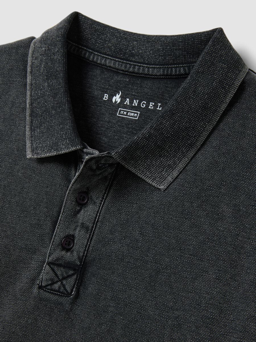 Schwarzes Polo aus reiner Baumwolle mit normaler Passform, kurz&auml;rmelig_5