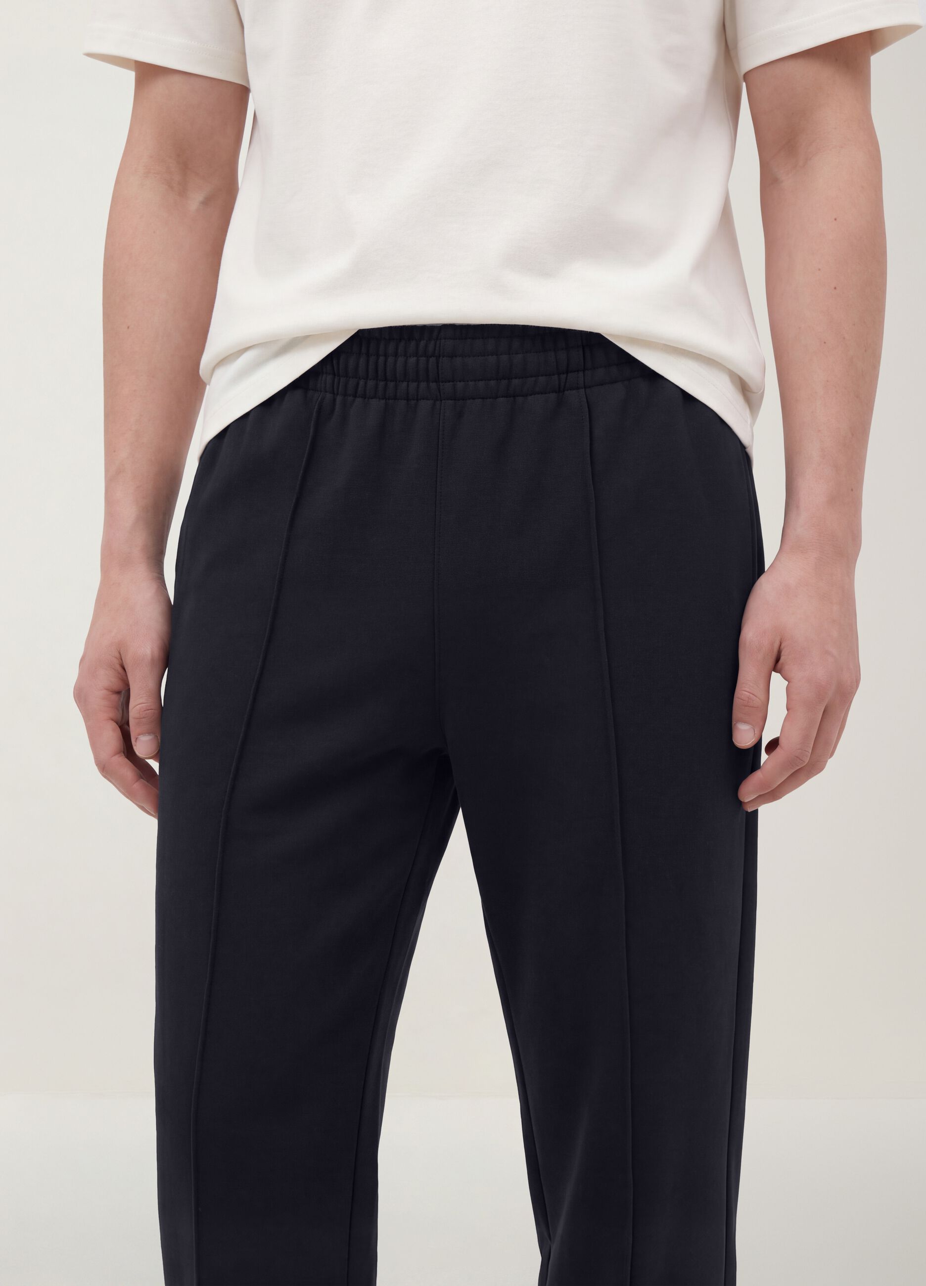 Navy blue relaxed-fit stretch joggers