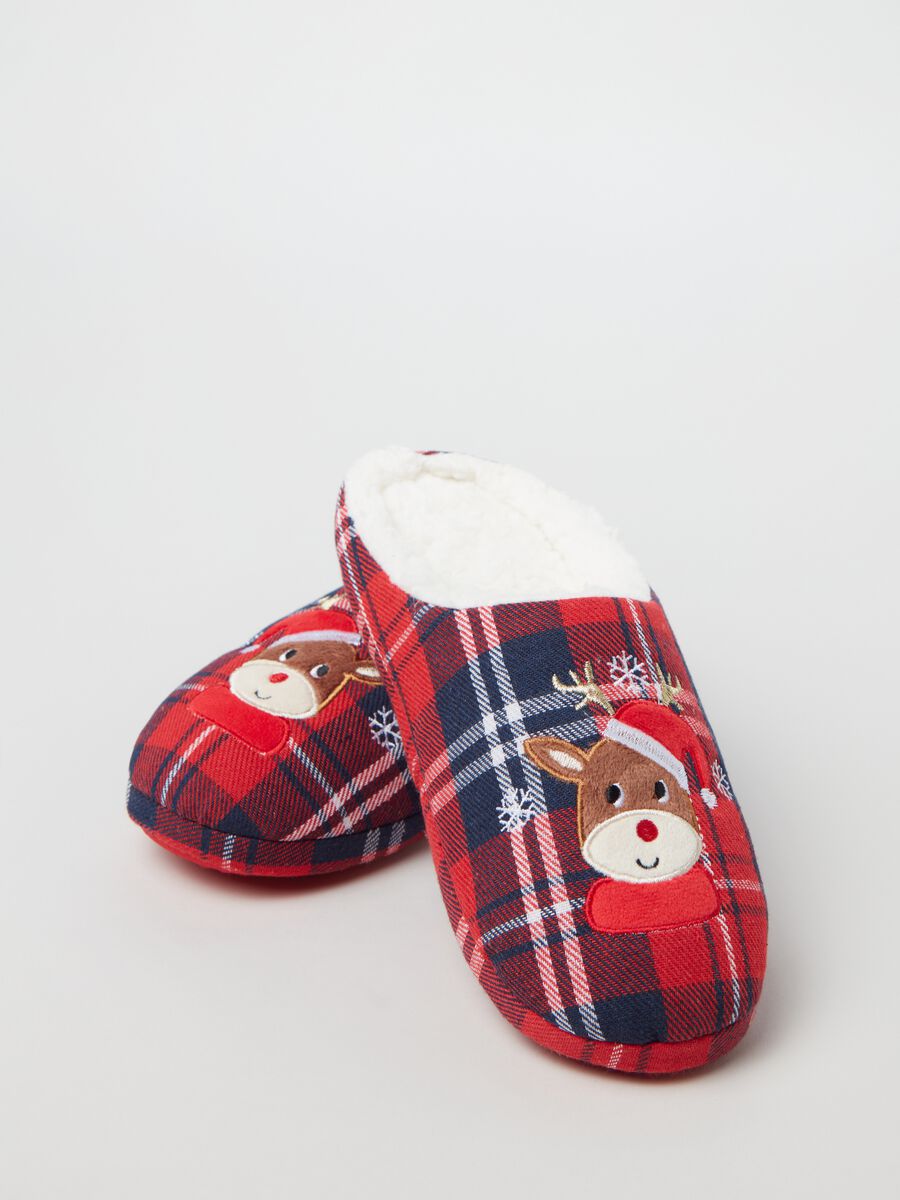 Check slippers with embroidered Rudolph the red nosed reindeer_2