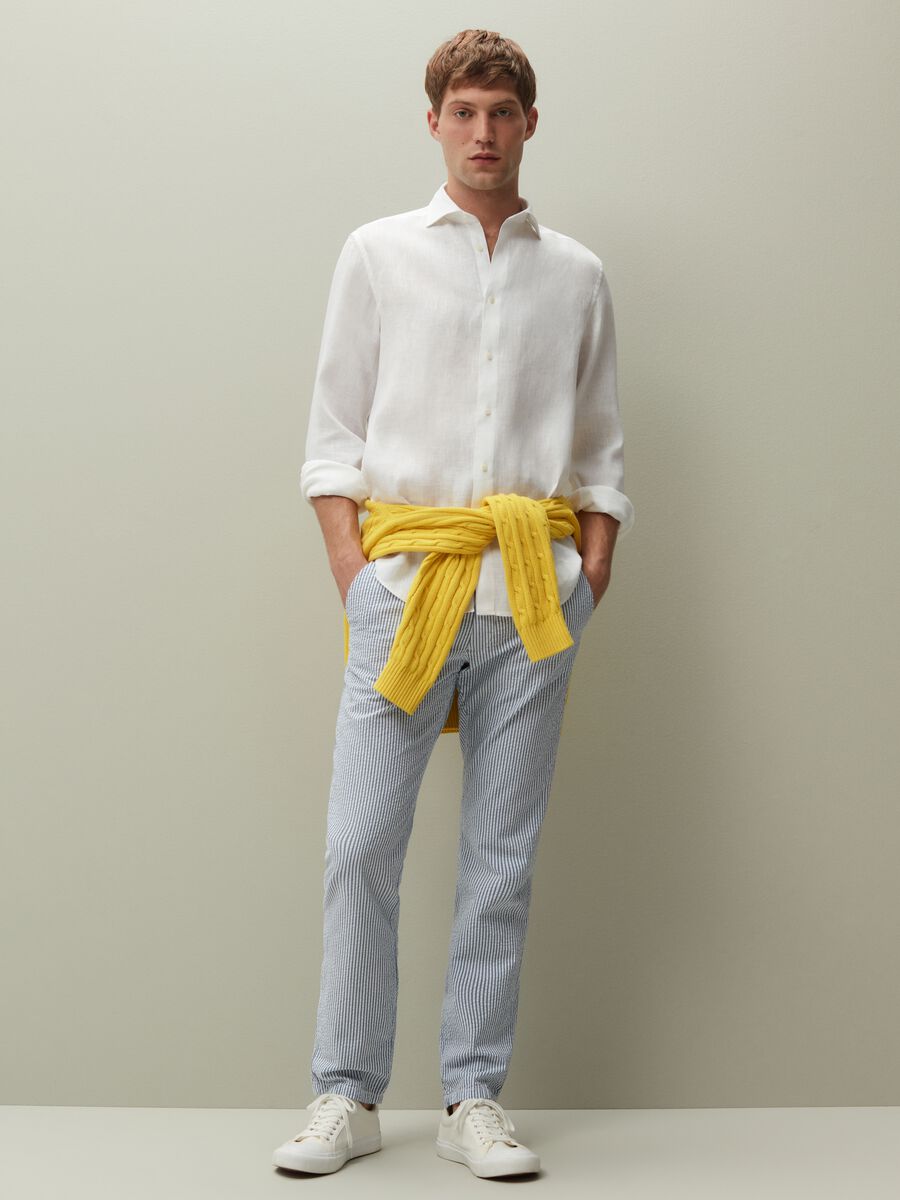Pantaloni chino in seersucker a righe_0