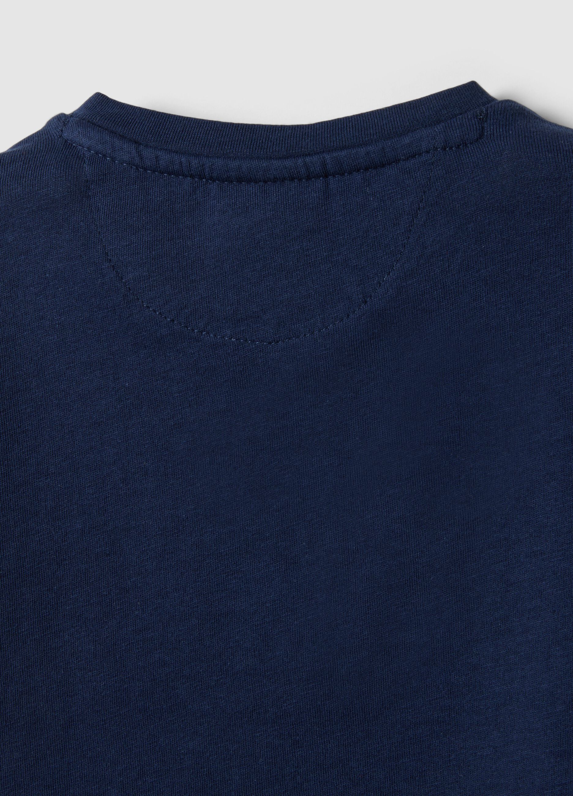 &Mu;&pi;&lambda;&epsilon; &pi;&alpha;&iota;&delta;&iota;&kappa;ό &mu;&pi;&lambda;&omicron;&upsilon;&zeta;ά&kappa;&iota; &alpha;&pi;ό &kappa;&alpha;&theta;&alpha;&rho;ό &beta;&alpha;&mu;&beta;ά&kappa;&iota; &mu;&epsilon; &kappa;&alpha;&nu;&omicron;&nu;&iota;&kappa;ή &epsilon;&phi;&alpha;&rho;&mu;&omicron;&gamma;ή &kappa;&alpha;&iota; &kappa;&epsilon;&nu;&tau;&eta;&mu;έ&nu;&omicron; &alpha;&upsilon;&tau;&omicron;&kappa;ί&nu;&eta;&tau;&omicron;