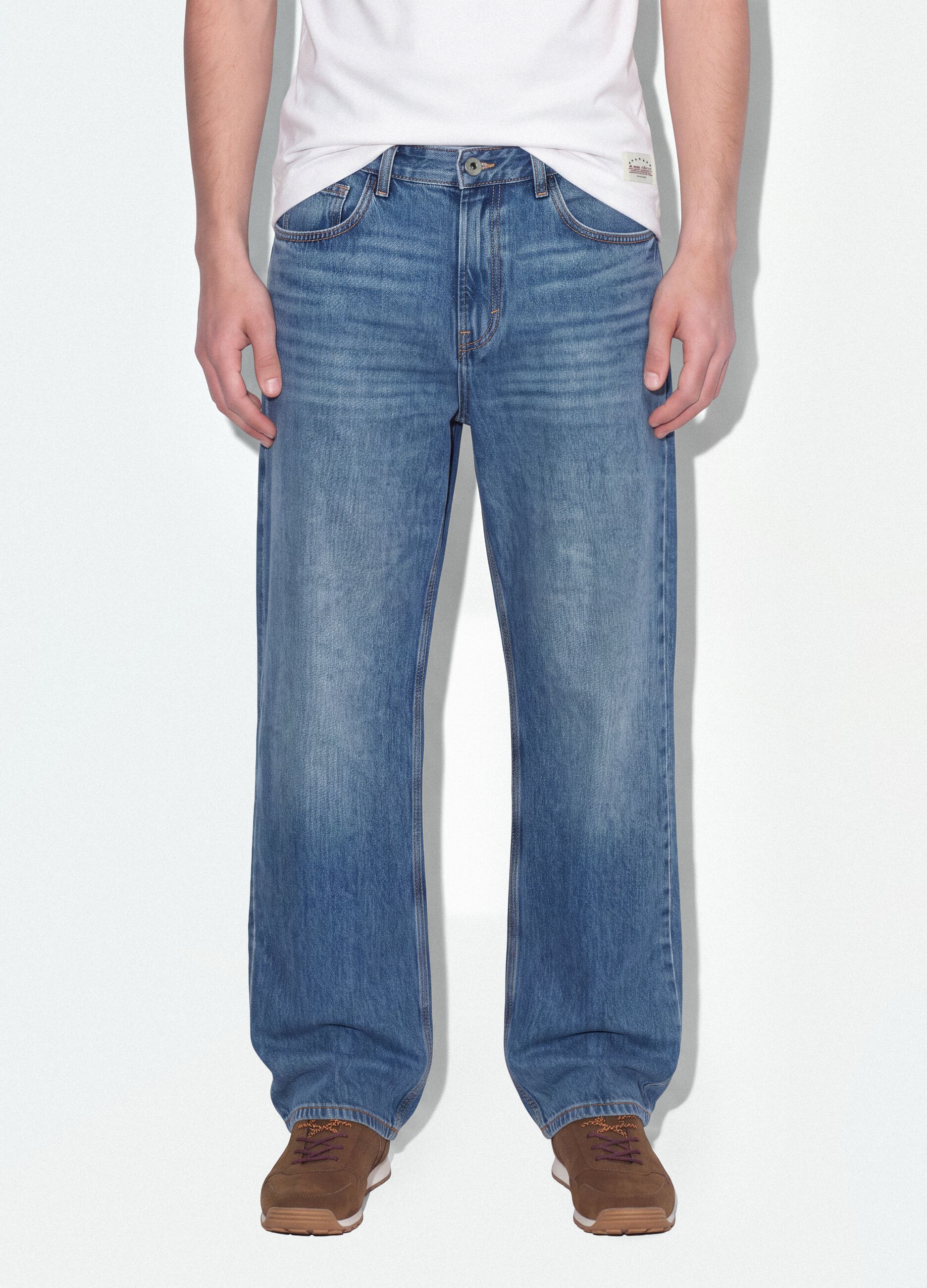 Blaue Denim-Jeans aus reiner Baumwolle im Loose Fit