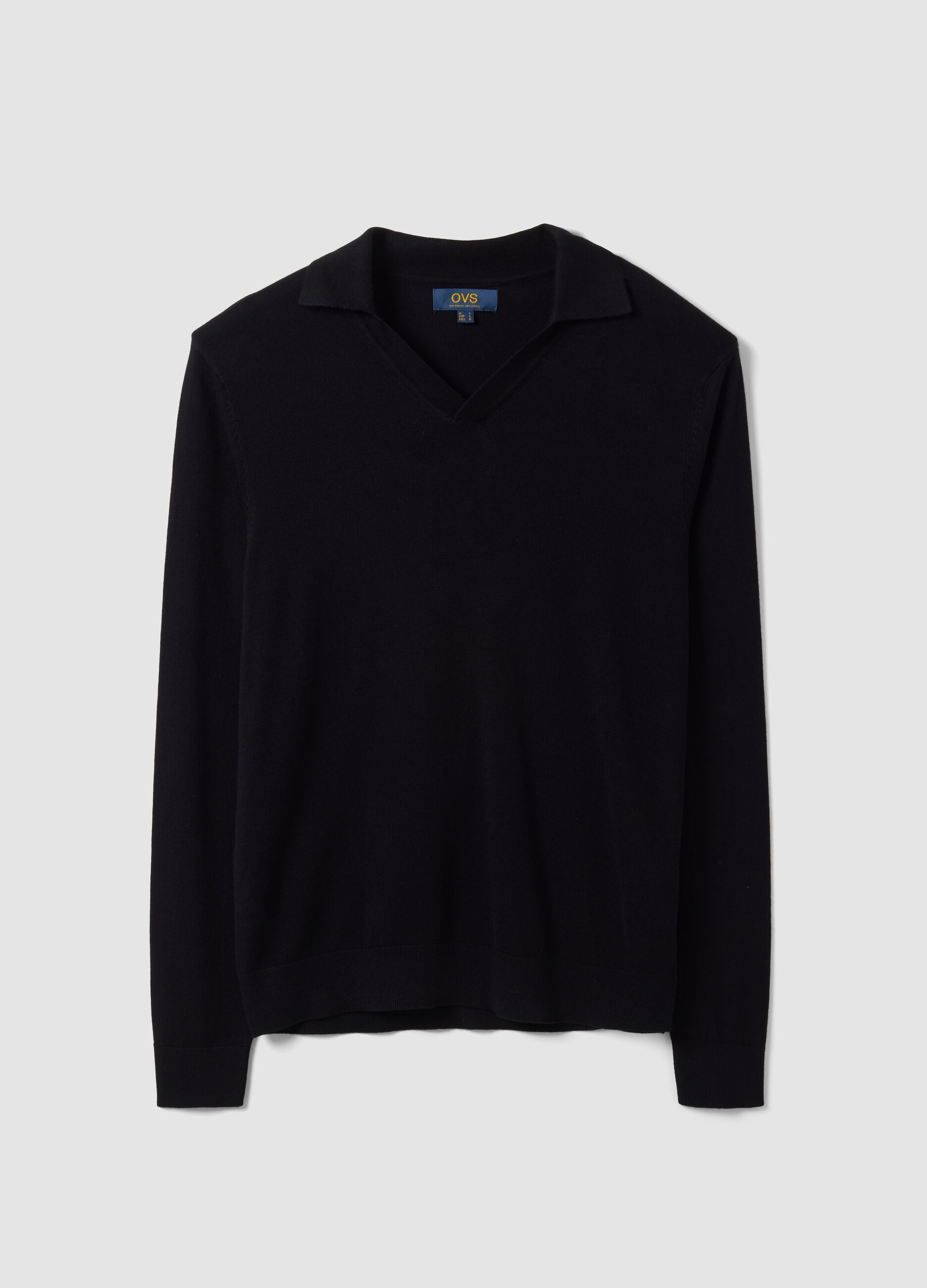 Schwarzes Polo aus Viskosemischung mit V-Ausschnitt, Regular Fit