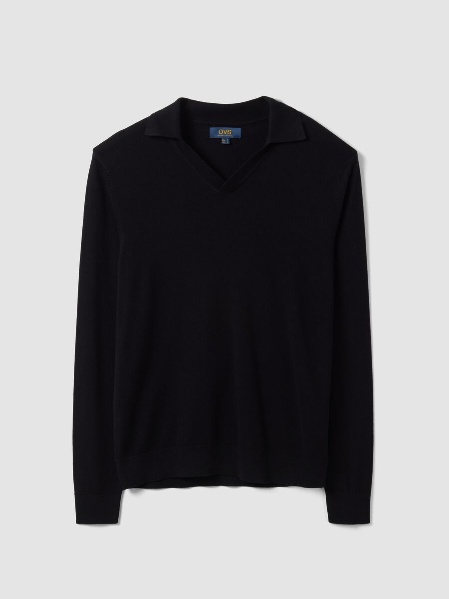 Schwarzes Polo aus Viskosemischung mit V-Ausschnitt, Regular Fit_0