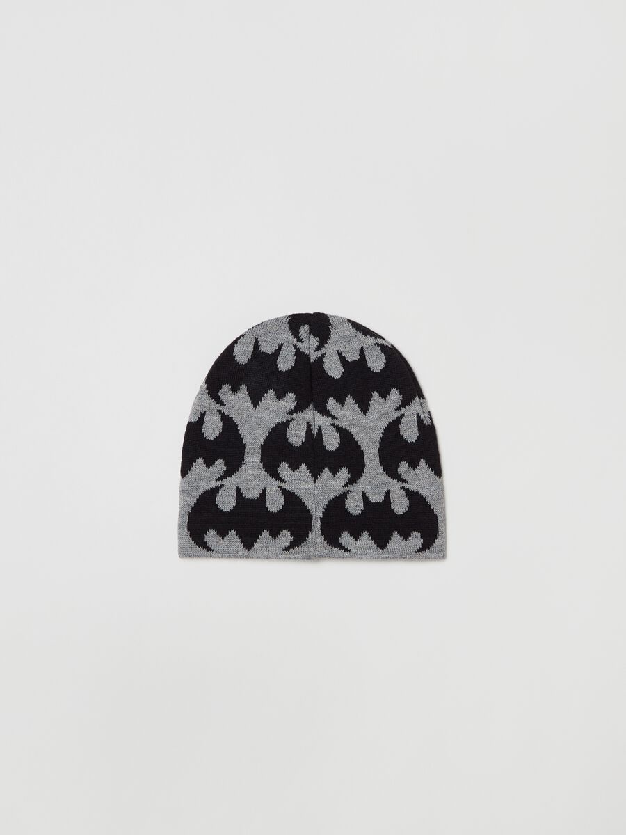 Knitted hat with Batman design_1